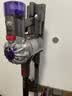 戴森（DYSON） V8无绳吸尘器 手持无线吸尘器 除螨 宠物 家庭适用 实拍图