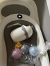 iuu婴儿洗澡盆 可折叠宝宝浴盆大号 洗澡神器躺托浴架新生儿童用品 【北欧灰-无线感温】+调节感温浴架+脸盆*3 材质：FDA食品级材质检测认证 实拍图
