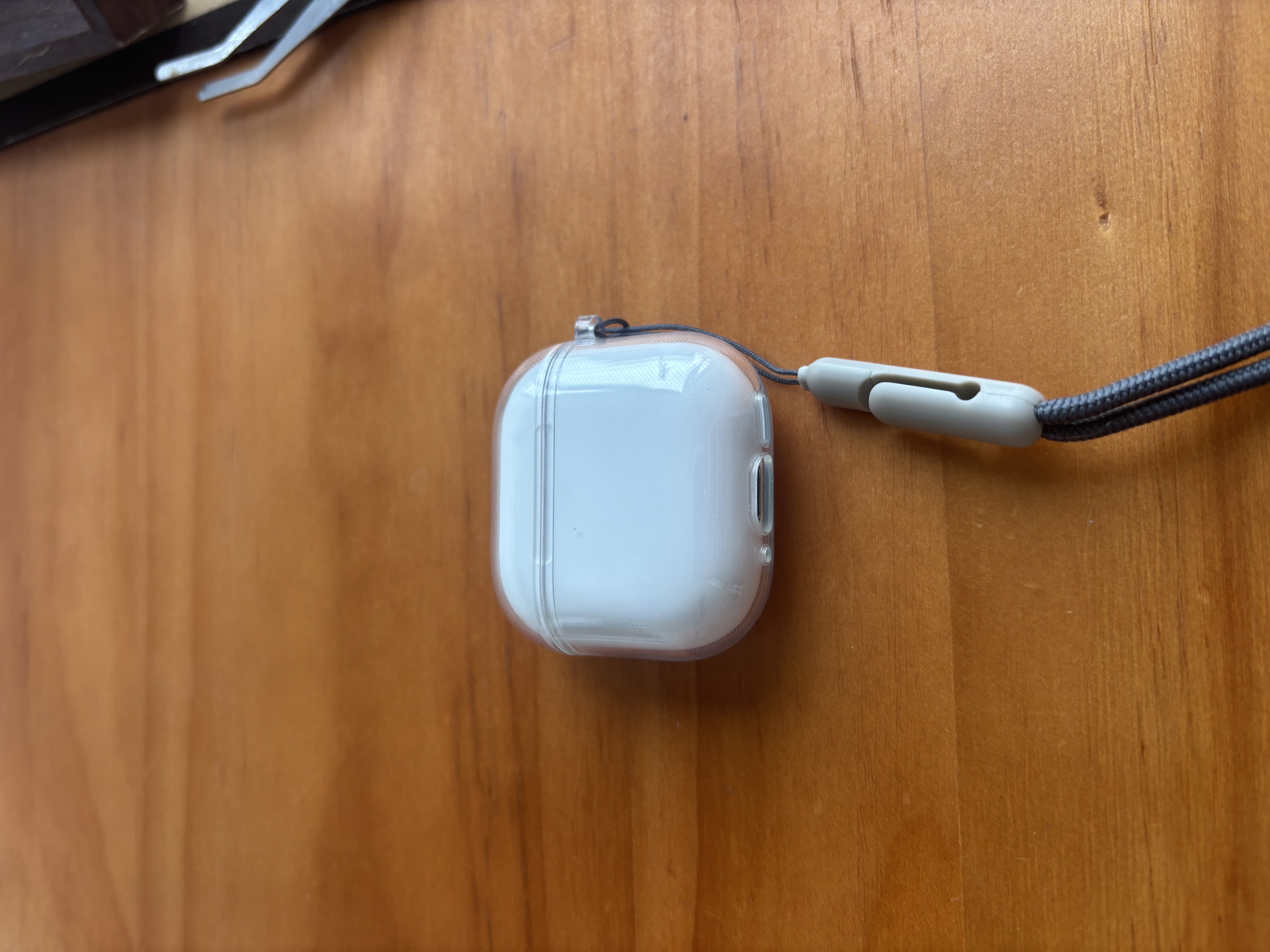 品胜适用AirPods5/4保护套 AirPods五代四代降噪版通用苹果耳机保护壳透明软壳防摔防刮 含挂绳收纳袋 实拍图