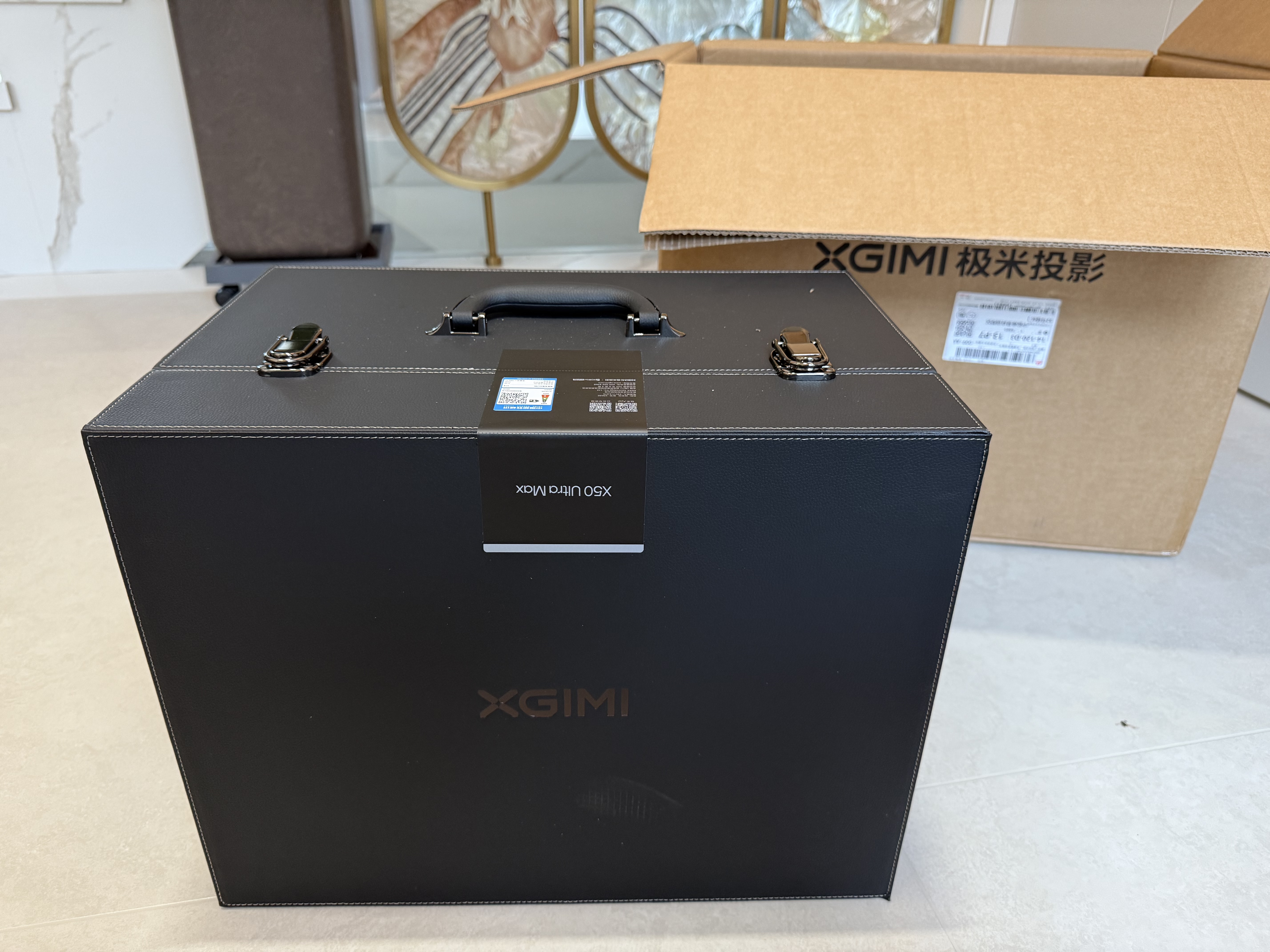 极米（XGIMI）X50 Ultra Max 7000CVIA超亮 4K超清 投影仪家用三色激光变焦移轴智能影院 120HZ高刷 国家补贴 实拍图