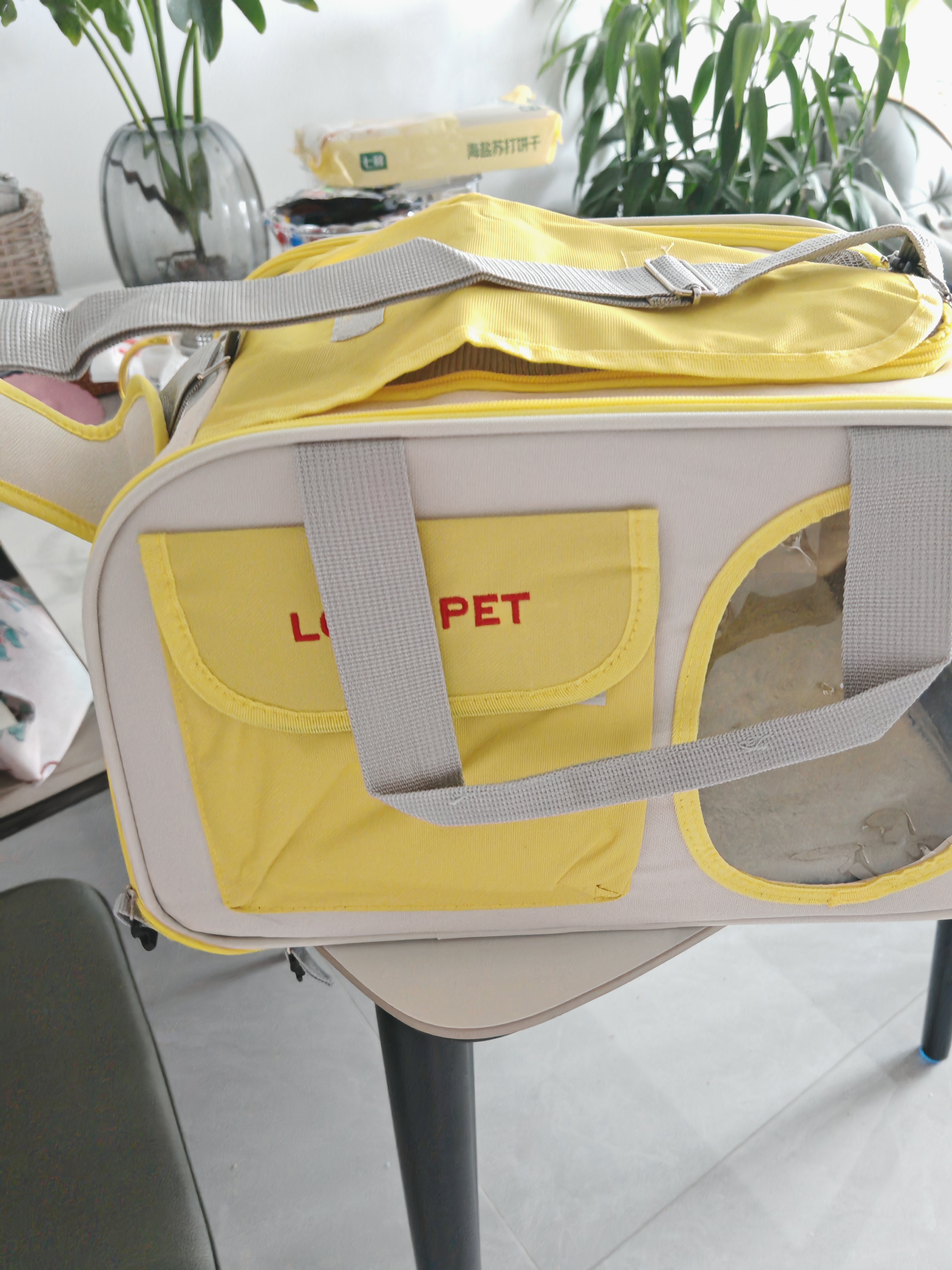 华元宠具（hoopet）猫包外出便携猫咪携带猫笼手提式车载包大容量高颜值双肩宠物背包 实拍图