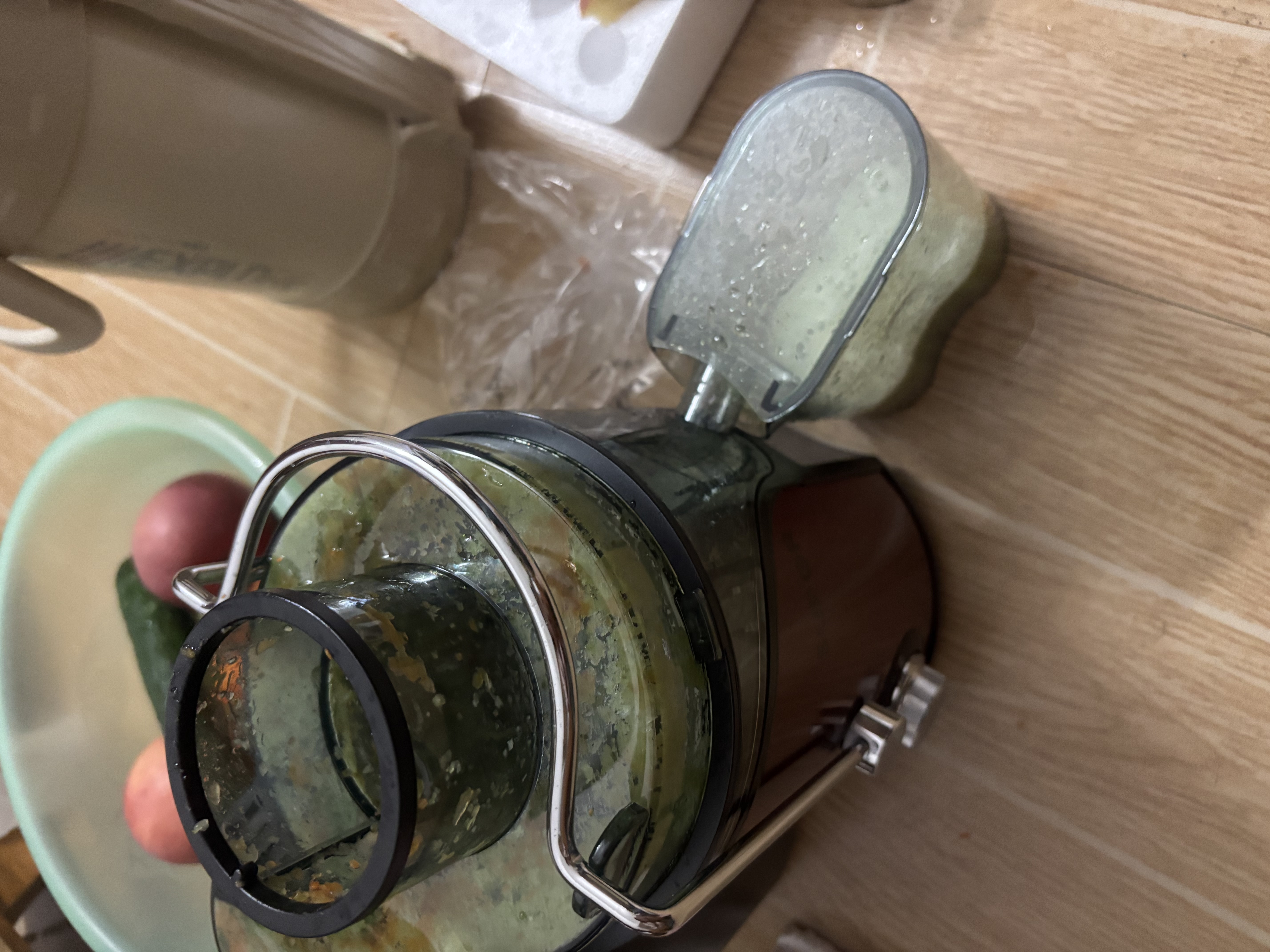苏泊尔（SUPOR）榨汁机家用渣汁分离水果机便携式果蔬原汁机全自动多功能迷你小型蔬菜汁机大口径可拆洗果汁杯红色 红色 实拍图