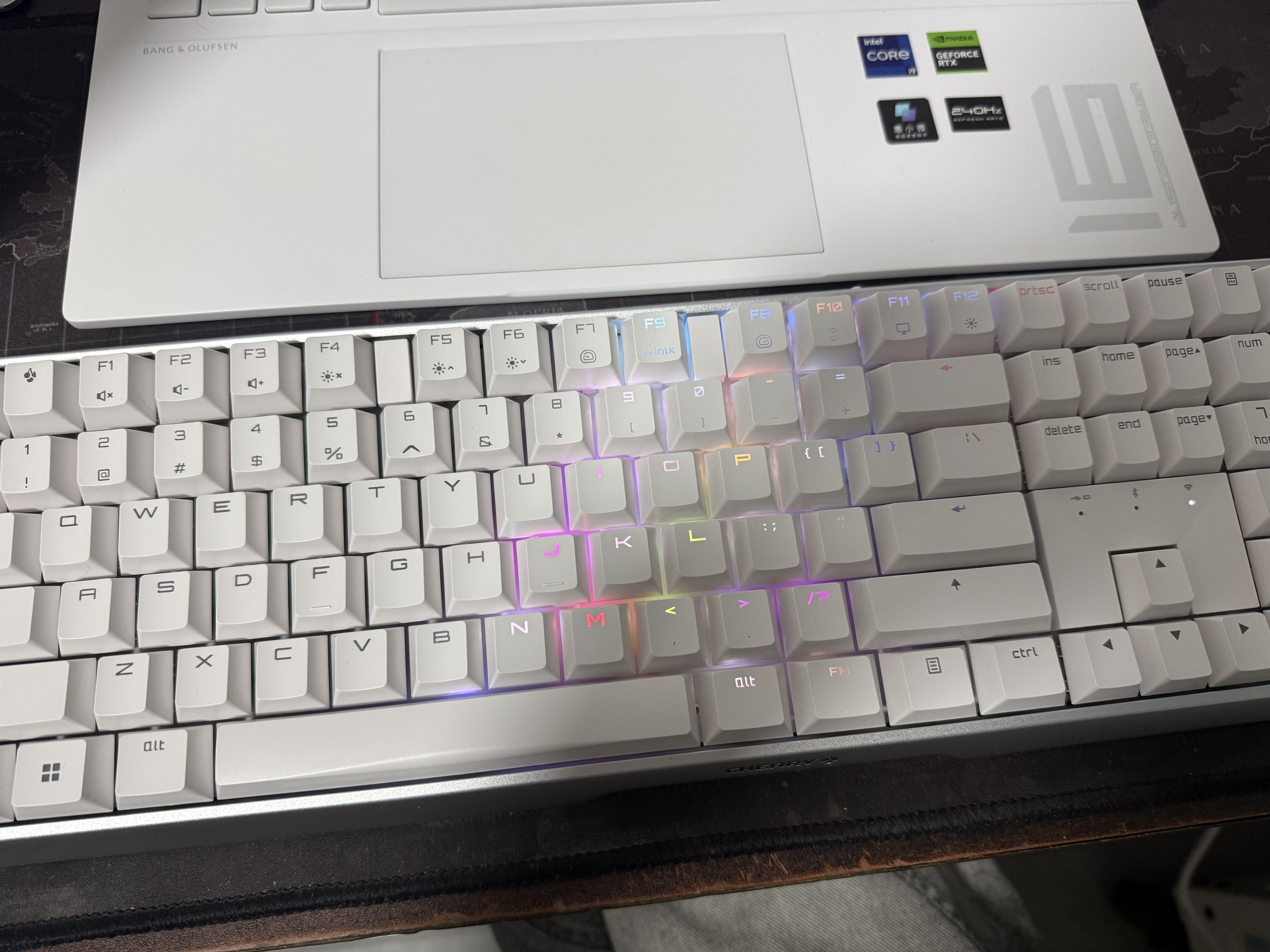 CHERRY樱桃MX3.0S无线键盘 机械键盘108键 游戏键盘办公电脑键盘 蓝牙三模RGB灯效 兼容WIN/MAC 实拍图
