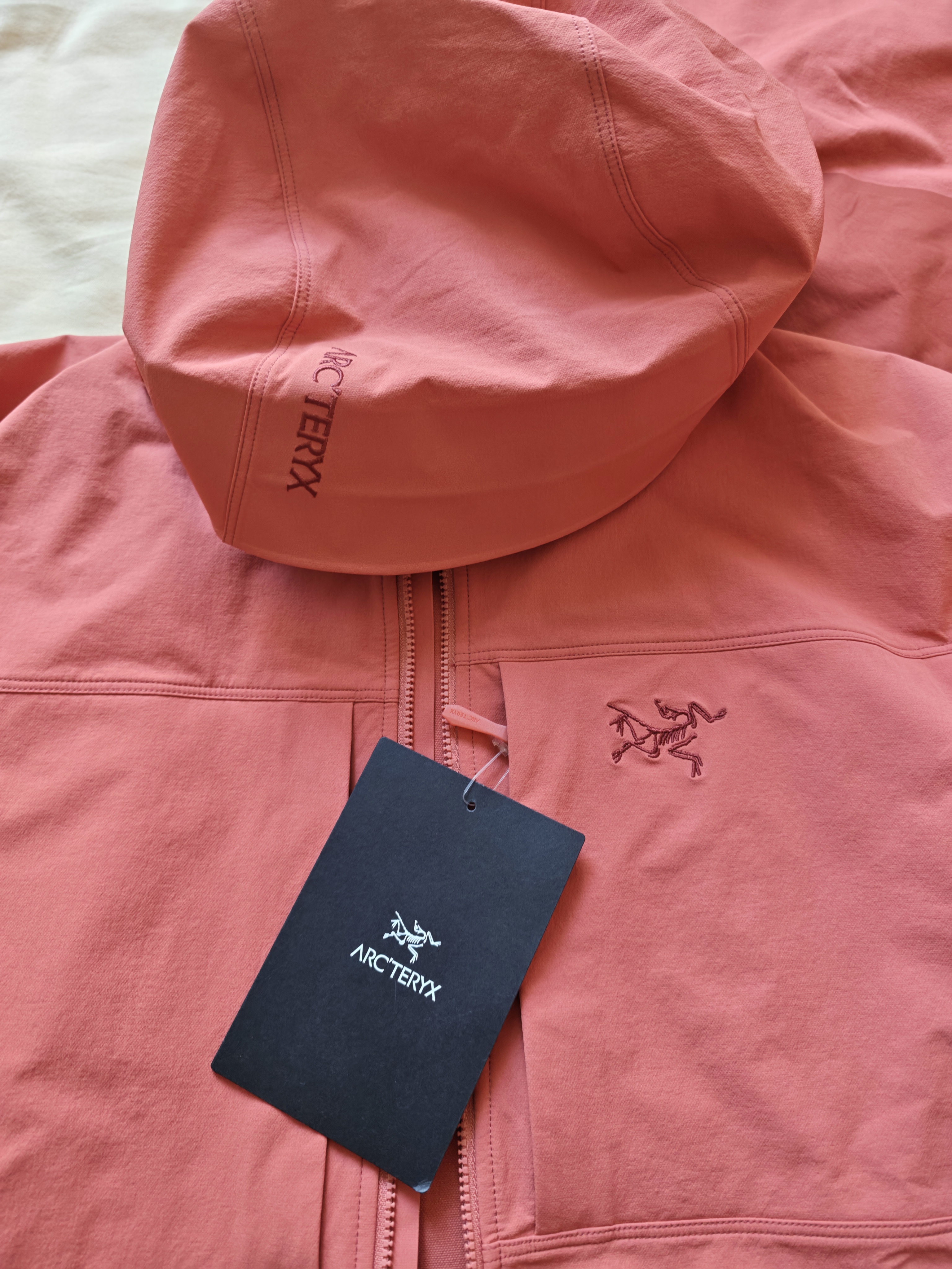 ARC'TERYX始祖鸟 GAMMA HOODY 防风 男子 软壳夹克 STONE RED/绯岩红 L 实拍图