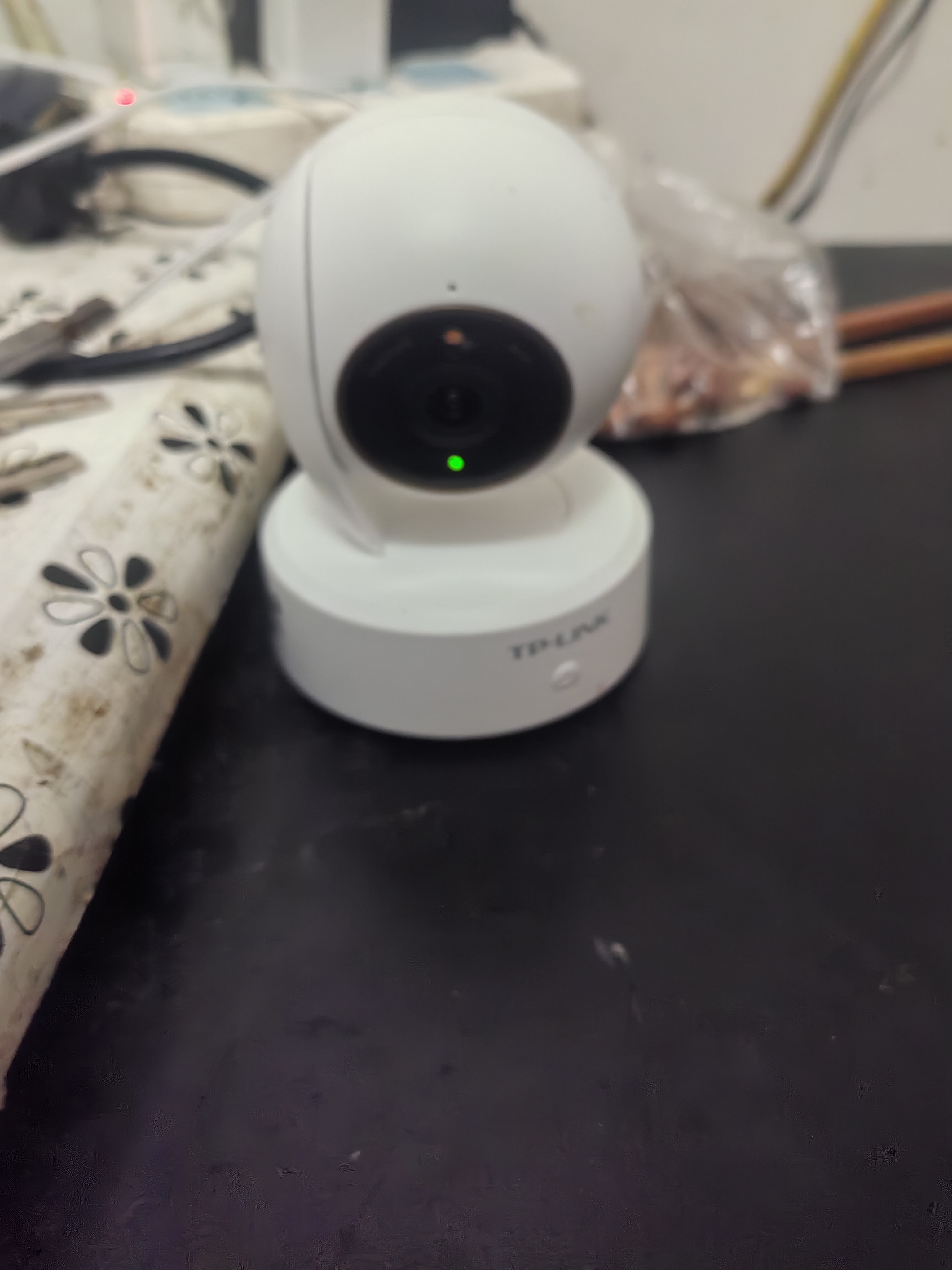 普联（TP-LINK）智能摄像头 家用监控器360度夜视全景 无线网络手机远程可对话 宝宝宠物室内安防监控 IPC43AW全彩 实拍图