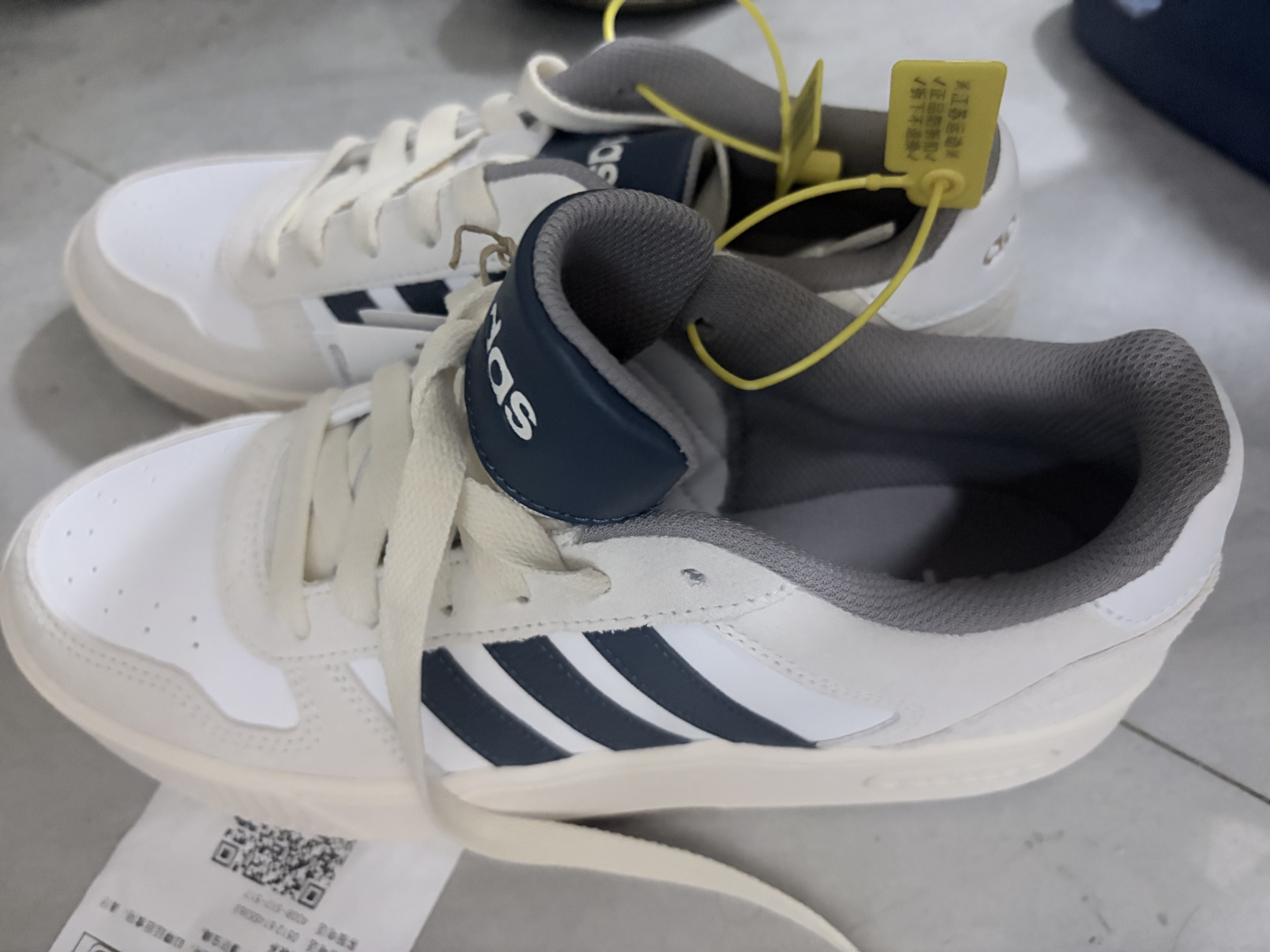阿迪达斯（adidas）男鞋女鞋 新款情侣鞋运动鞋潮流时尚耐磨休闲鞋低帮皮面板鞋 JH8812/白蓝棕 41 实拍图