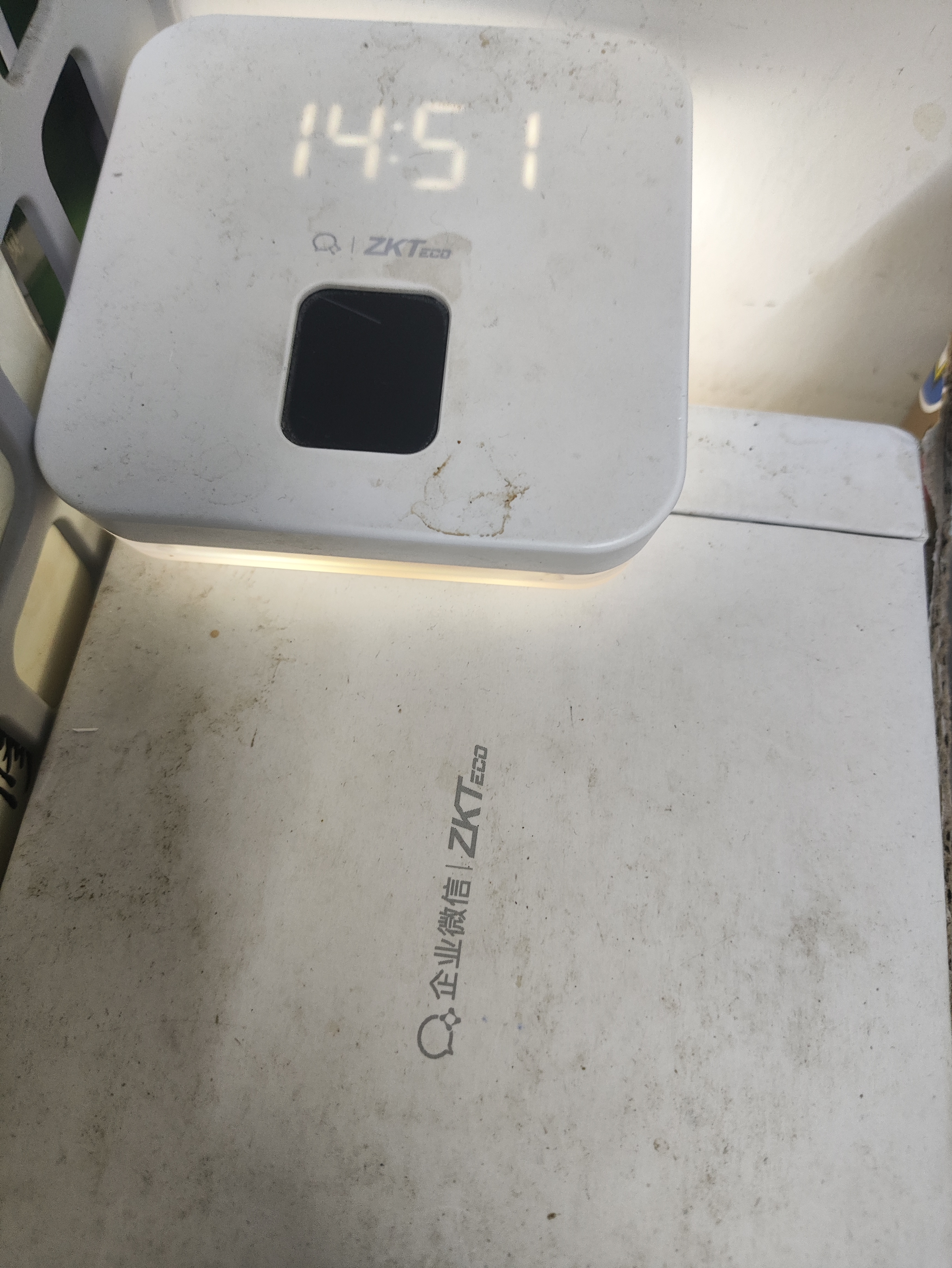 企业微信考勤机智慧云考勤机 指纹/手机定位考勤 wifi联网打卡机 APP远程管理 小巧高颜值白色ZK-T1 实拍图
