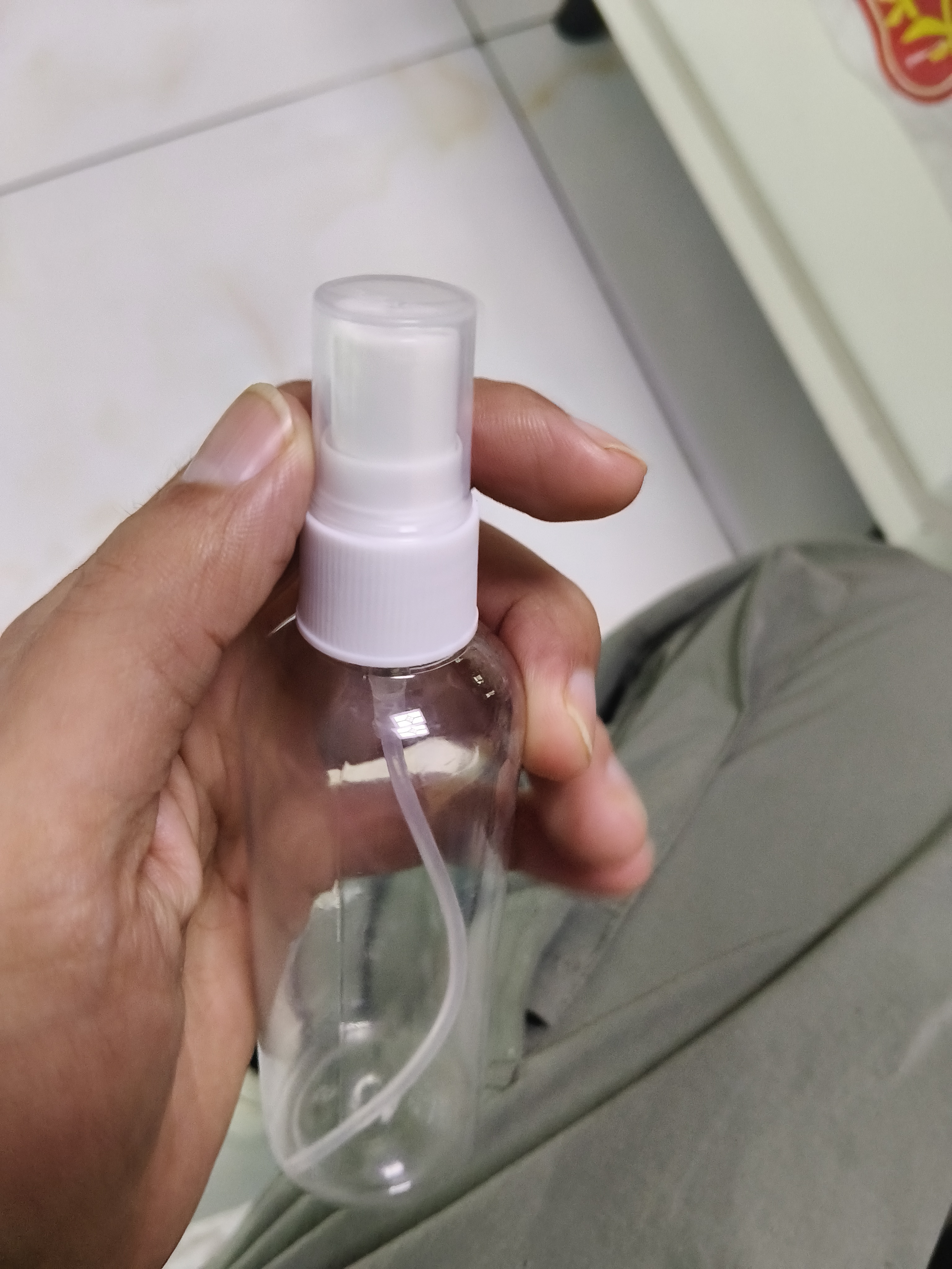 喷雾瓶塑料小型酒精喷壶消毒旅行便携分装瓶化妆补水细雾喷瓶液体 1个装【透明分装瓶】 实拍图