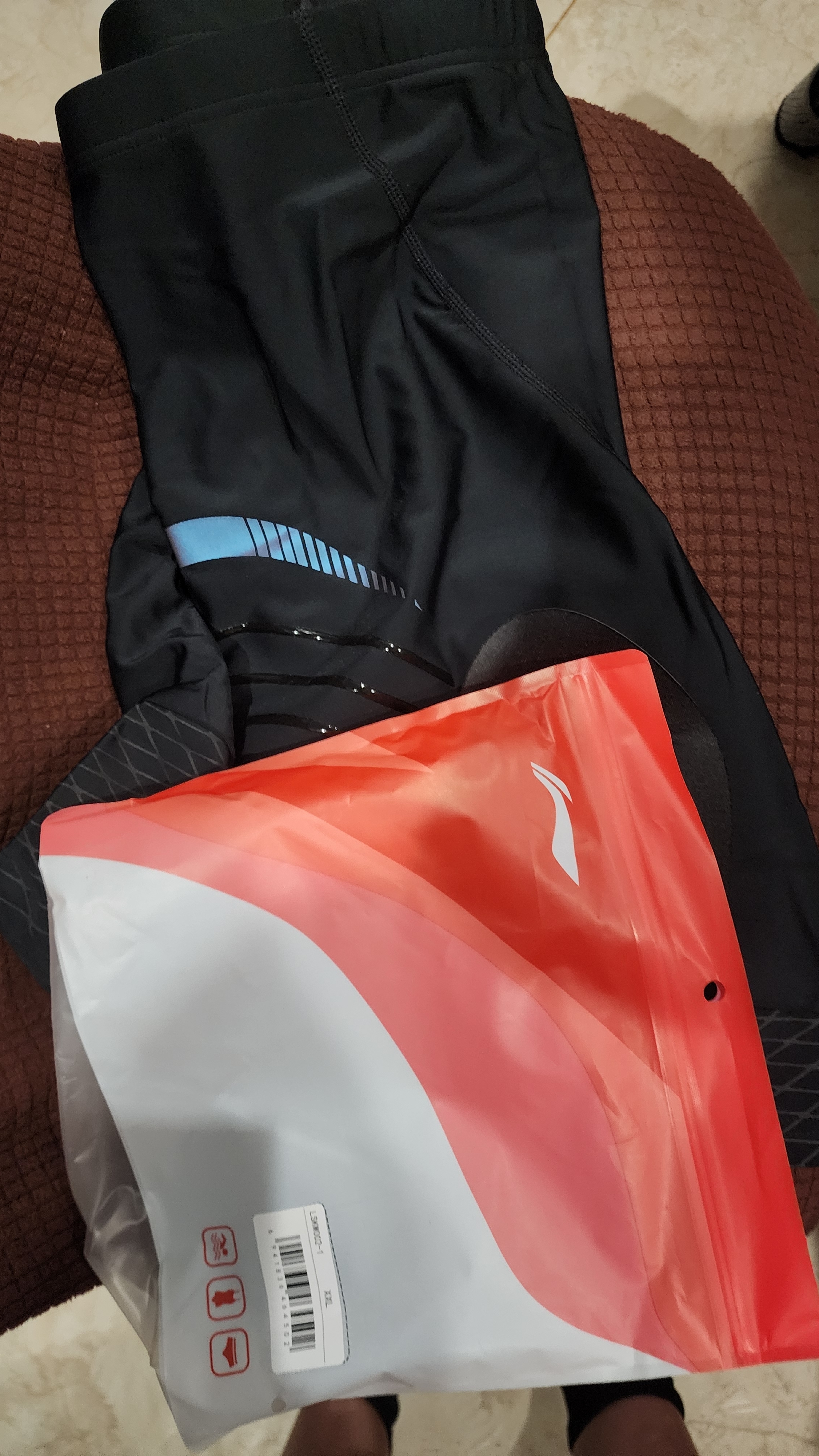 李宁（LI-NING）泳裤男五分及膝游泳裤专业抗氯耐磨速干大码男士泳装0021黑XXL 实拍图