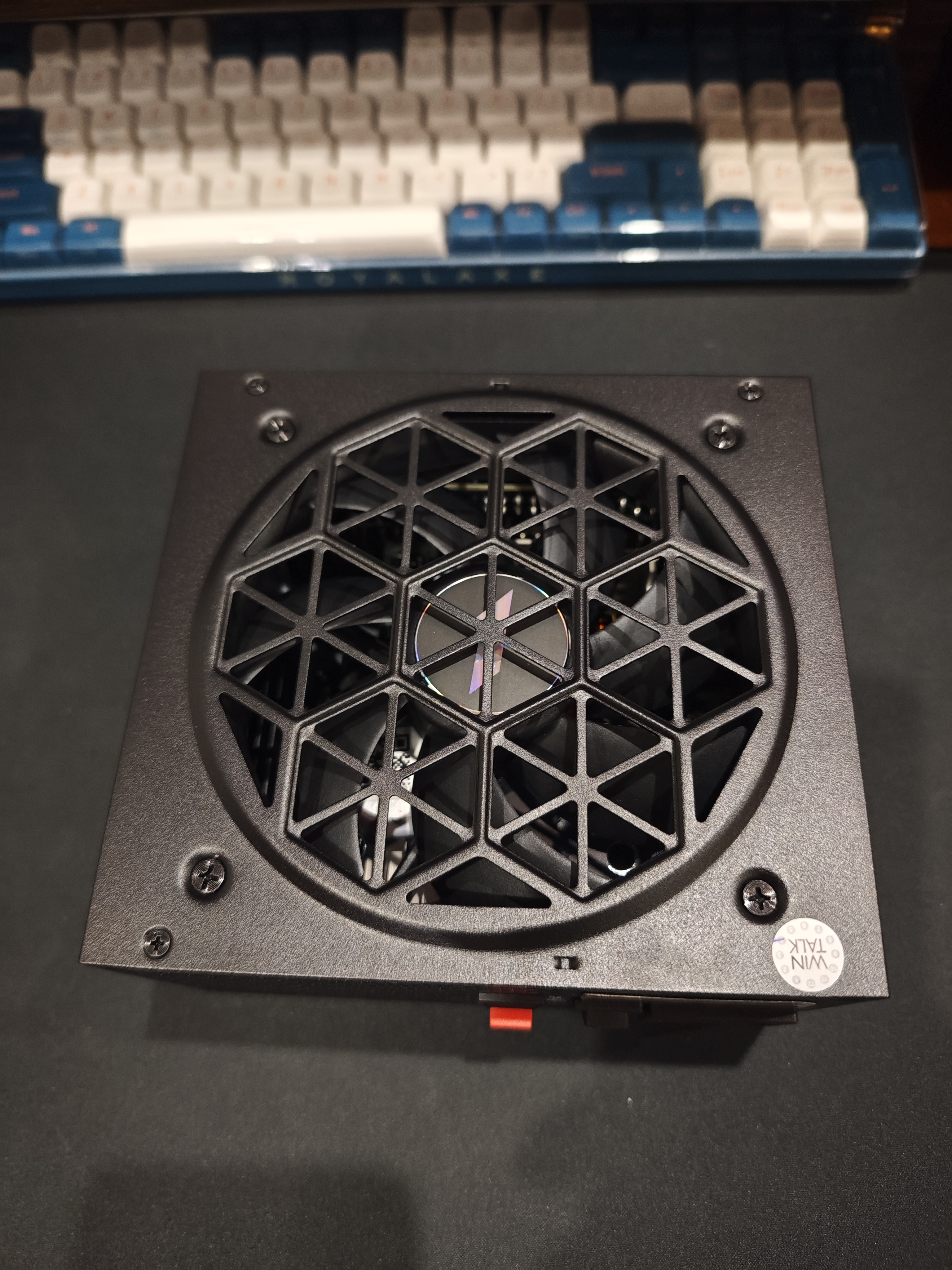 首席玩家（1st player）NGDP金牌 1000W电源 ATX3.1电源（ATX3.0&3.1双规范/MES ID/压纹线/FDB风扇/支持5090） 实拍图