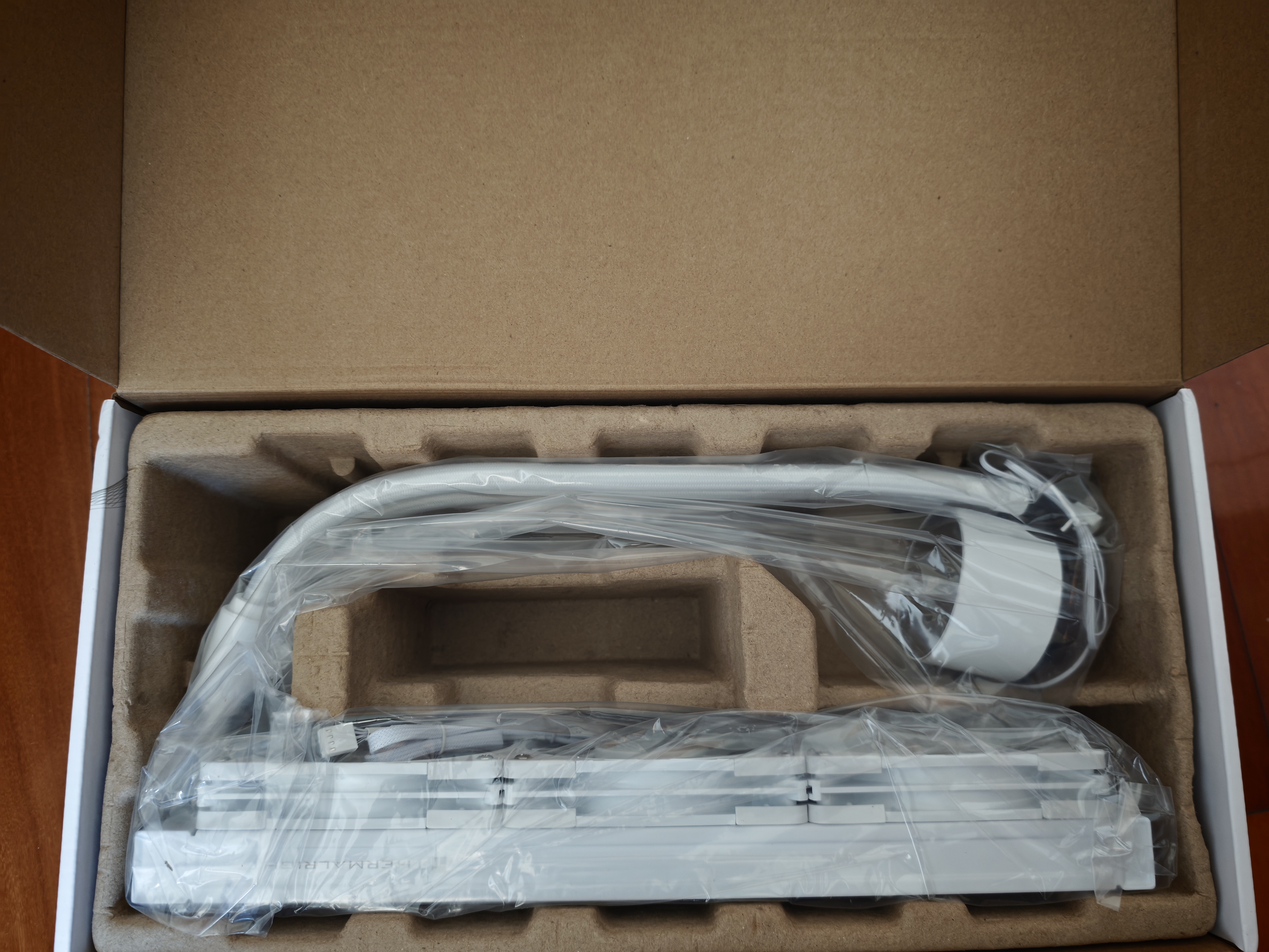 利民（thermalright）Frozen Magic 360 Scenic V2 冰封远景一体式水冷散热器 B12W风扇ARGB冷头 FM360S V2 实拍图