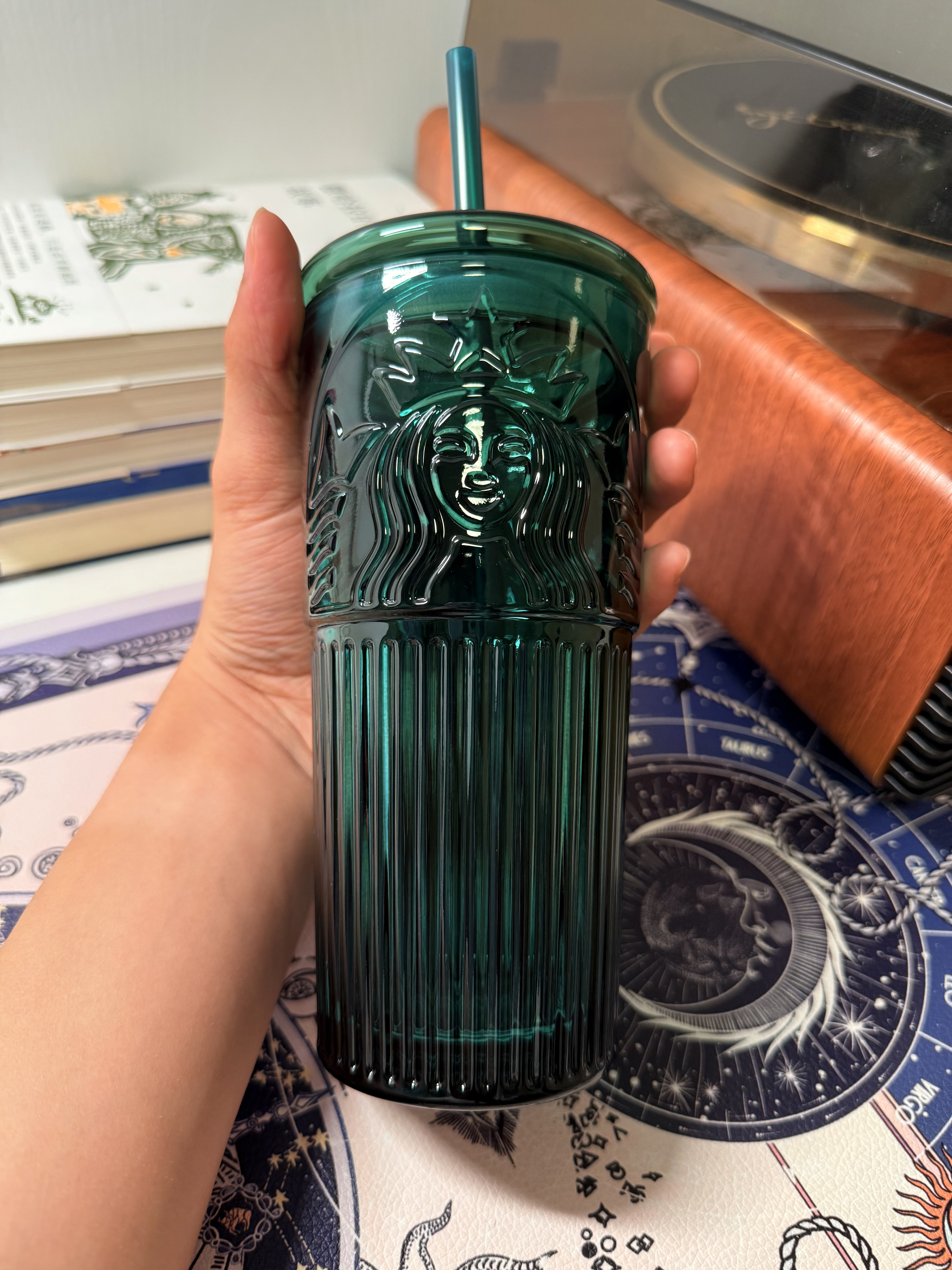 星巴克（Starbucks）墨绿色女神款玻璃杯550ml吸管杯办公室复古冷水杯节日礼物 实拍图