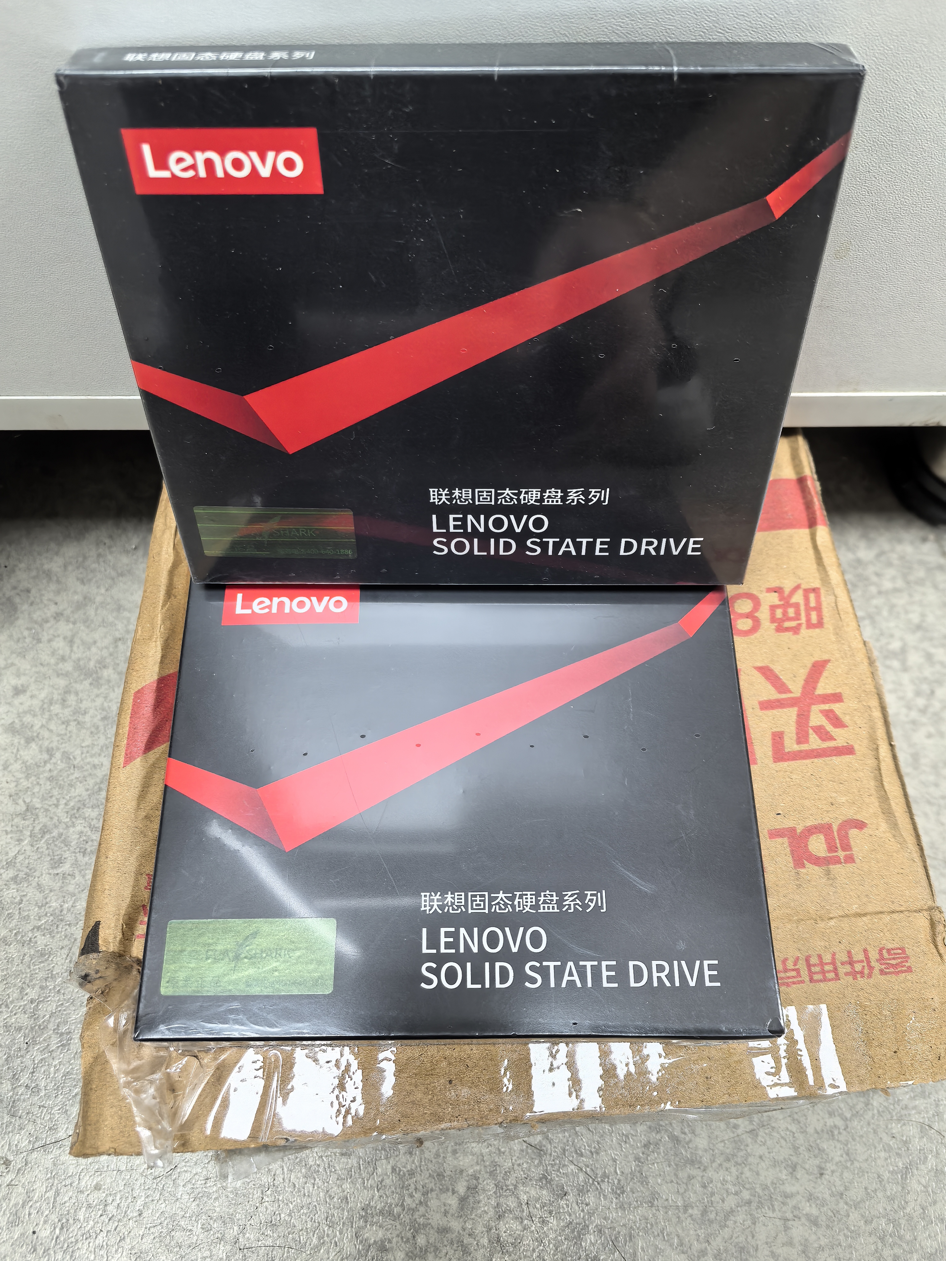 联想（Lenovo) 4TB SSD固态硬盘 SATA3.0 SL700闪电鲨系列台式机/笔记本通用 实拍图