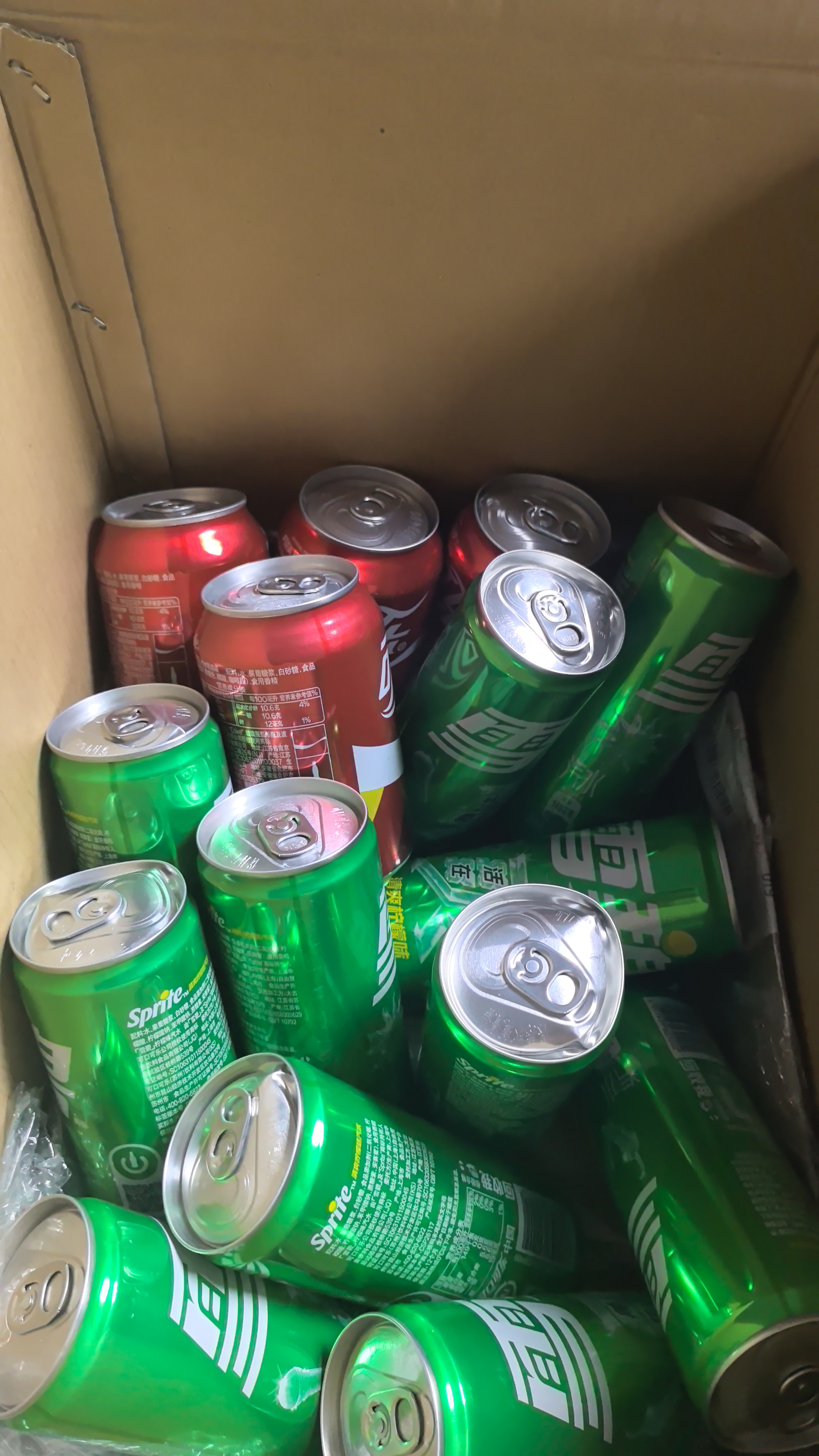 可口可乐（Coca-Cola）檀健次代言 雪碧Sprite柠檬味碳酸饮料 330ml*24摩登罐  实拍图