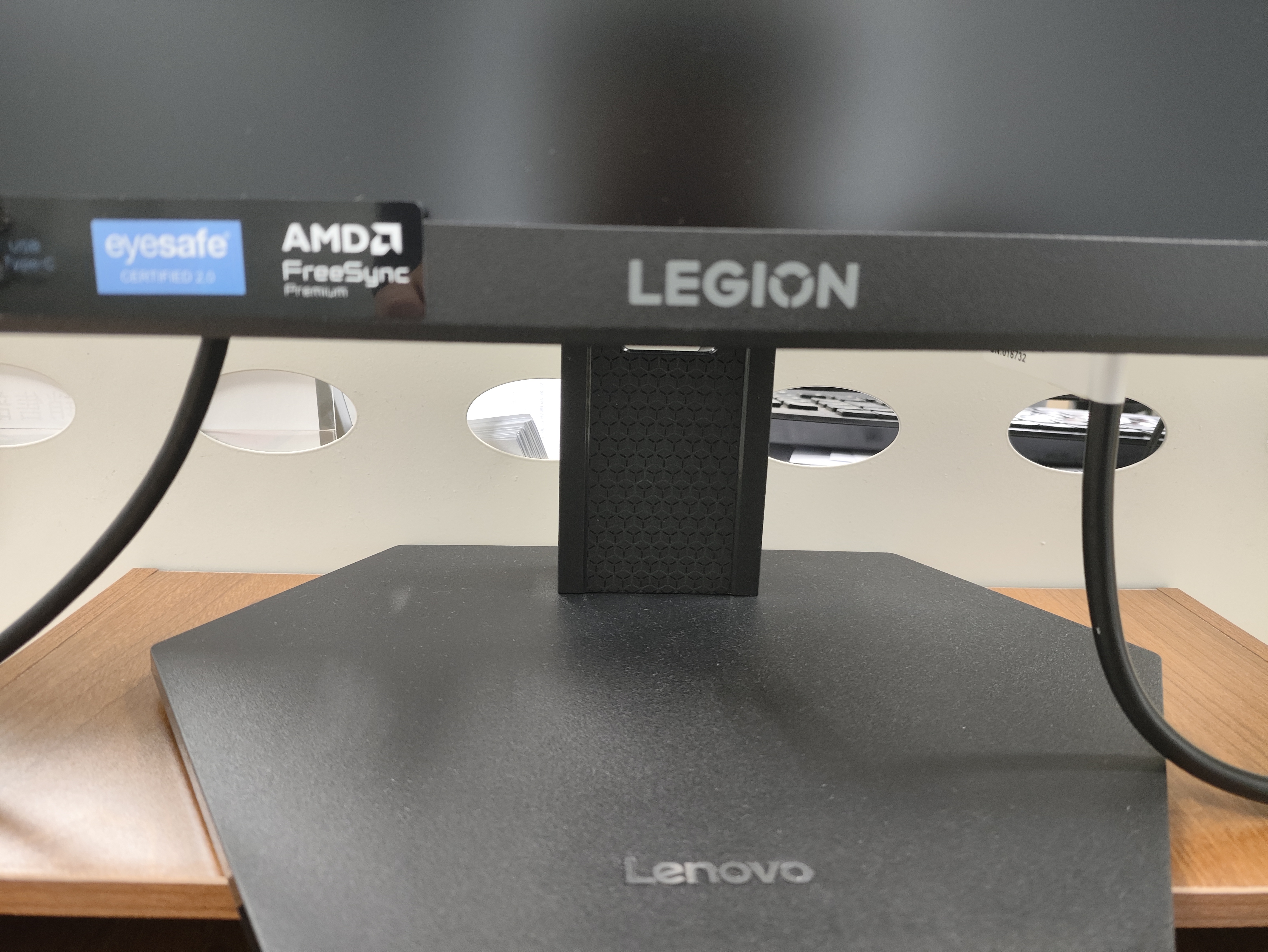 联想（Lenovo）拯救者27英寸2K240Hz高刷 0.5ms 护眼高色域 旋转升降 Type-C Y7000P配套电竞屏 27QD-10 实拍图