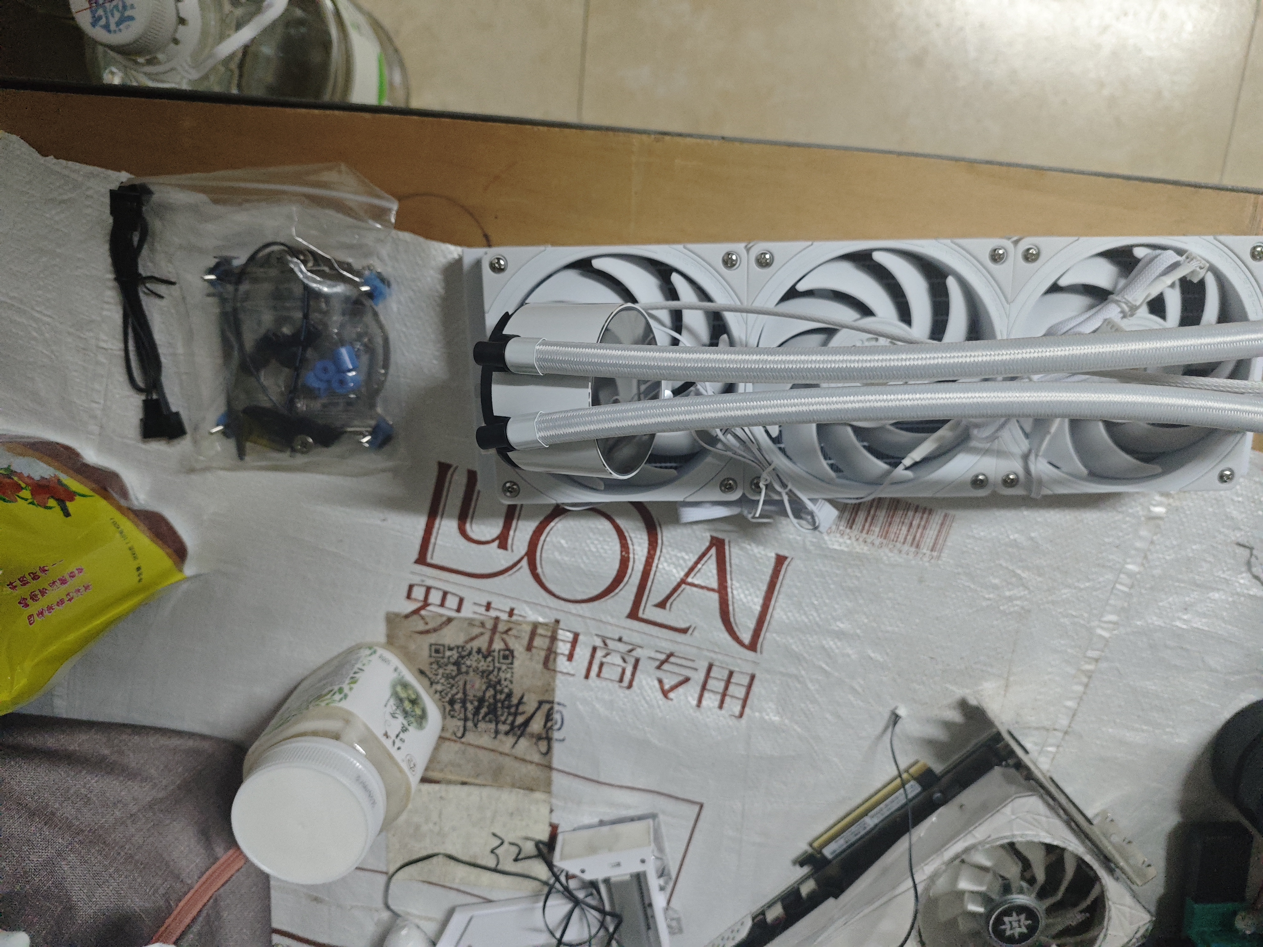 利民（thermalright）Frozen Magic 360 Scenic V2 冰封远景一体式水冷散热器 B12W风扇ARGB冷头 FM360S V2 实拍图