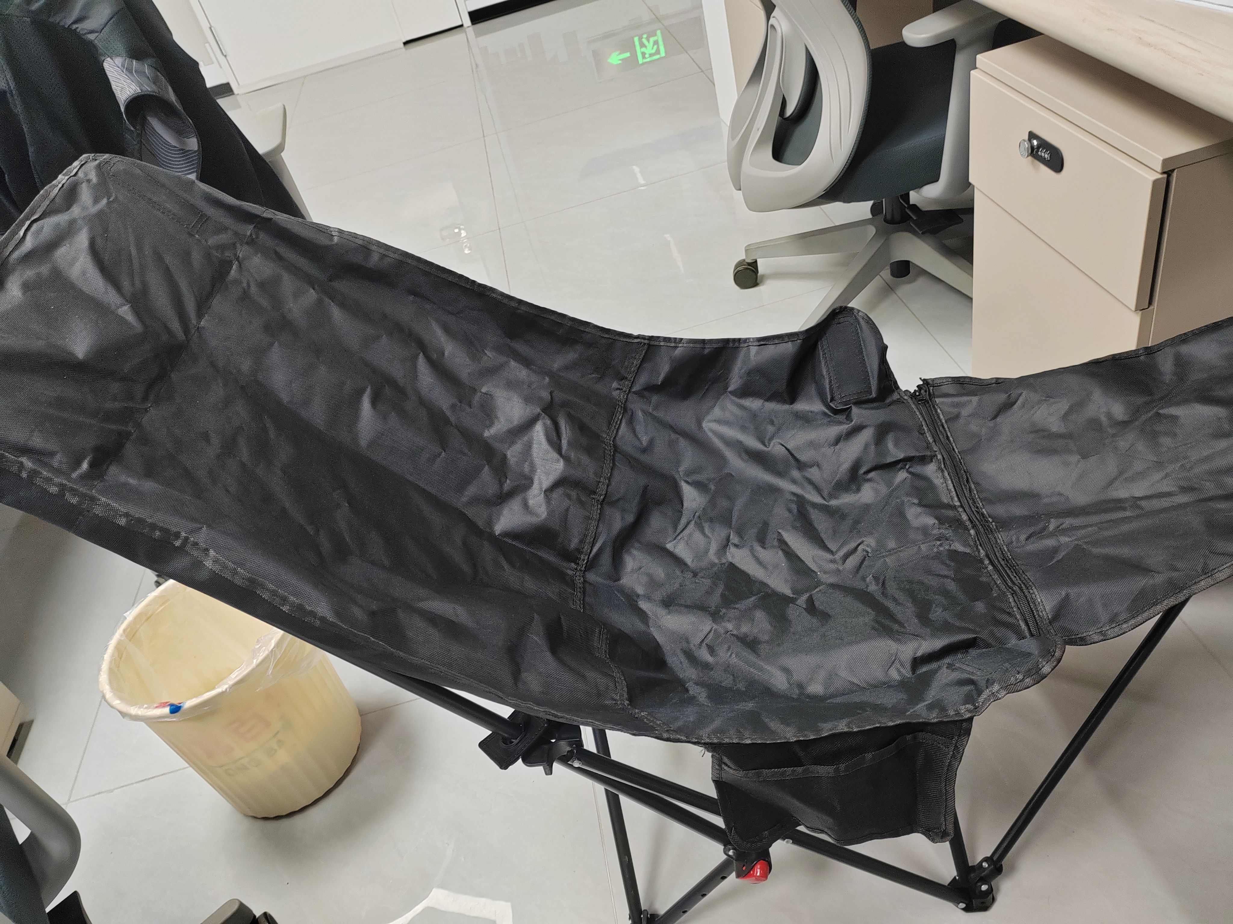 四挡可调节躺椅简易折叠床便携月亮椅办公室午休四挡调节躺椅躺床 【四挡可坐可躺】经典黑 承重600斤 实拍图