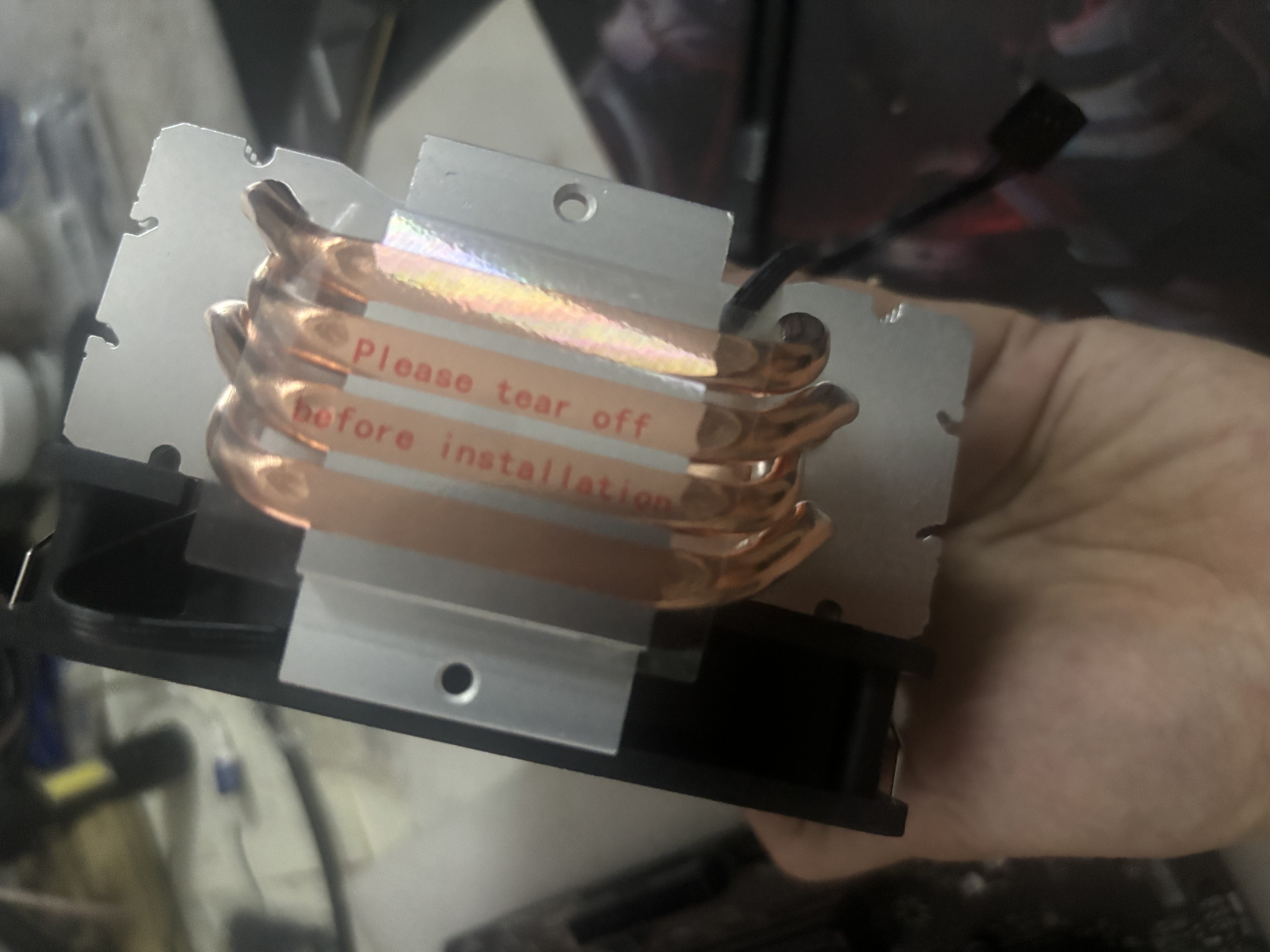 AOCT4GB/93黑色 CPU风冷散热器（支持intel9-13代/4热管/12CM风扇炫彩灯效/液压静音/附带硅脂） 实拍图