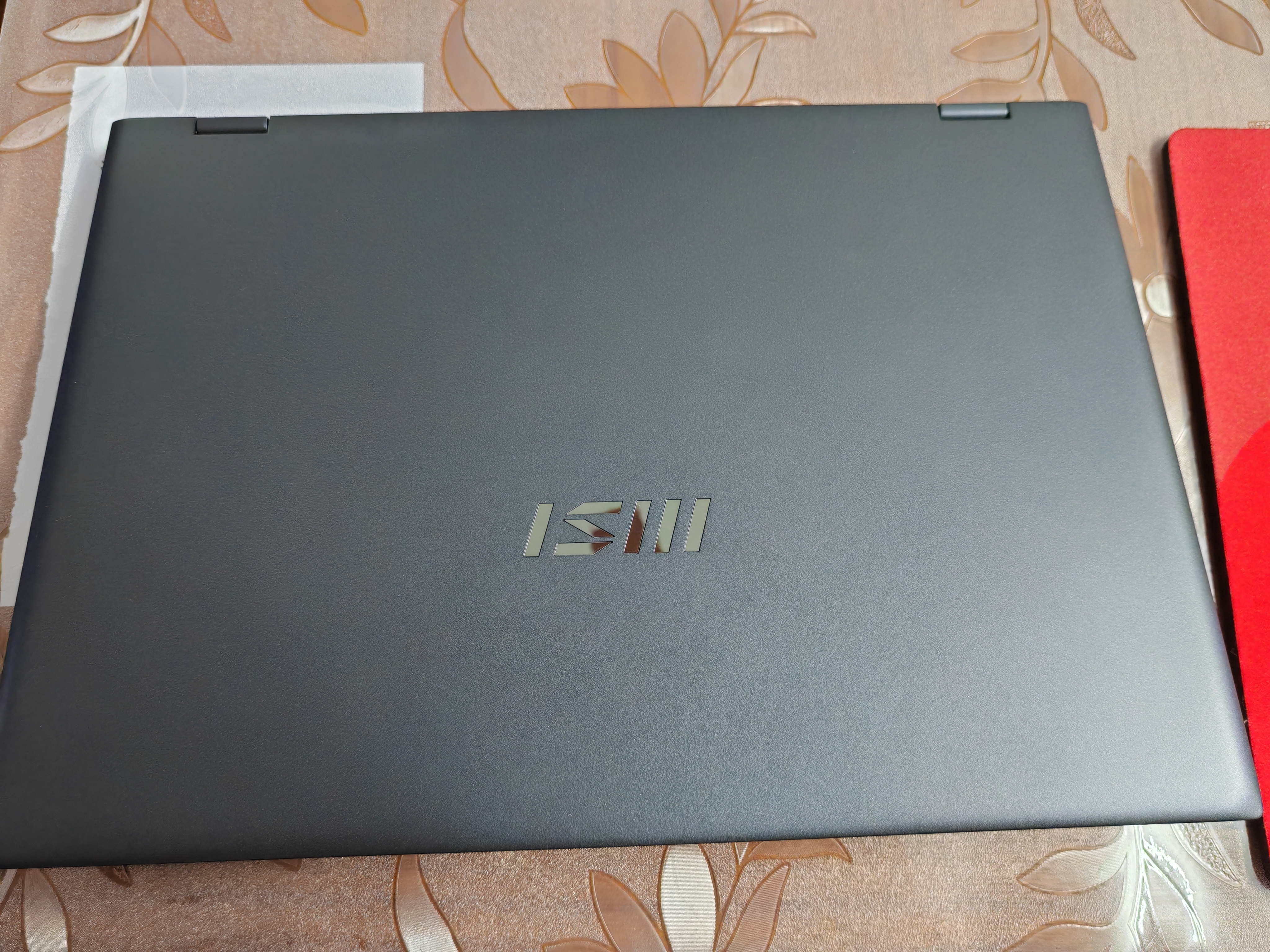 微星（MSI）尊爵16 AI+ Evo 2025 国家补贴 酷睿Ultra7全能本商务办公轻薄笔记本电脑(16英寸 32G 1T 2.5K) 实拍图