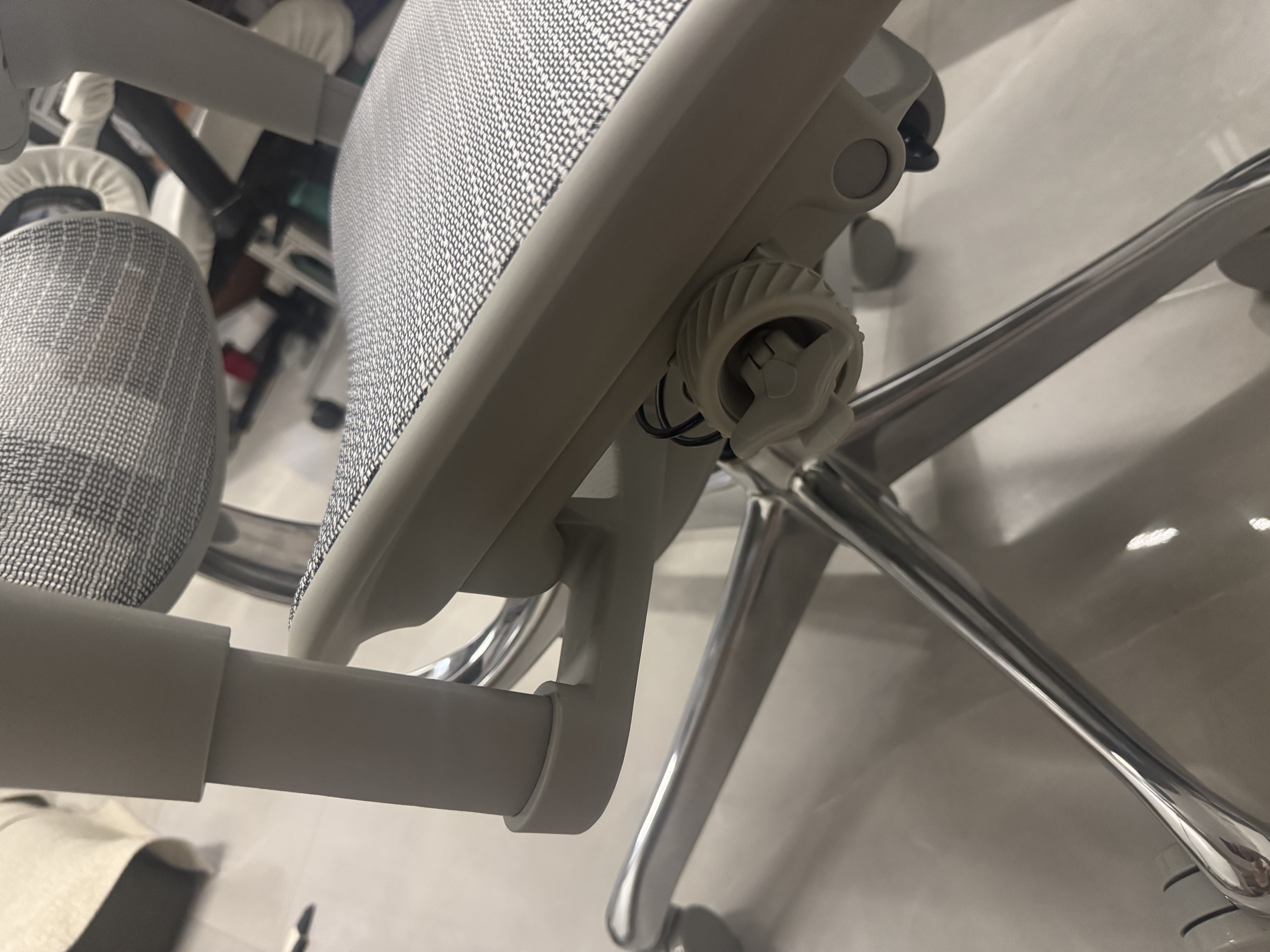 Ergonor保友金豪b雄鹰 人体工学椅 电脑椅 电竞椅办公椅子可躺老板椅 【金豪b雄鹰】银白网+躺舒宝 实拍图