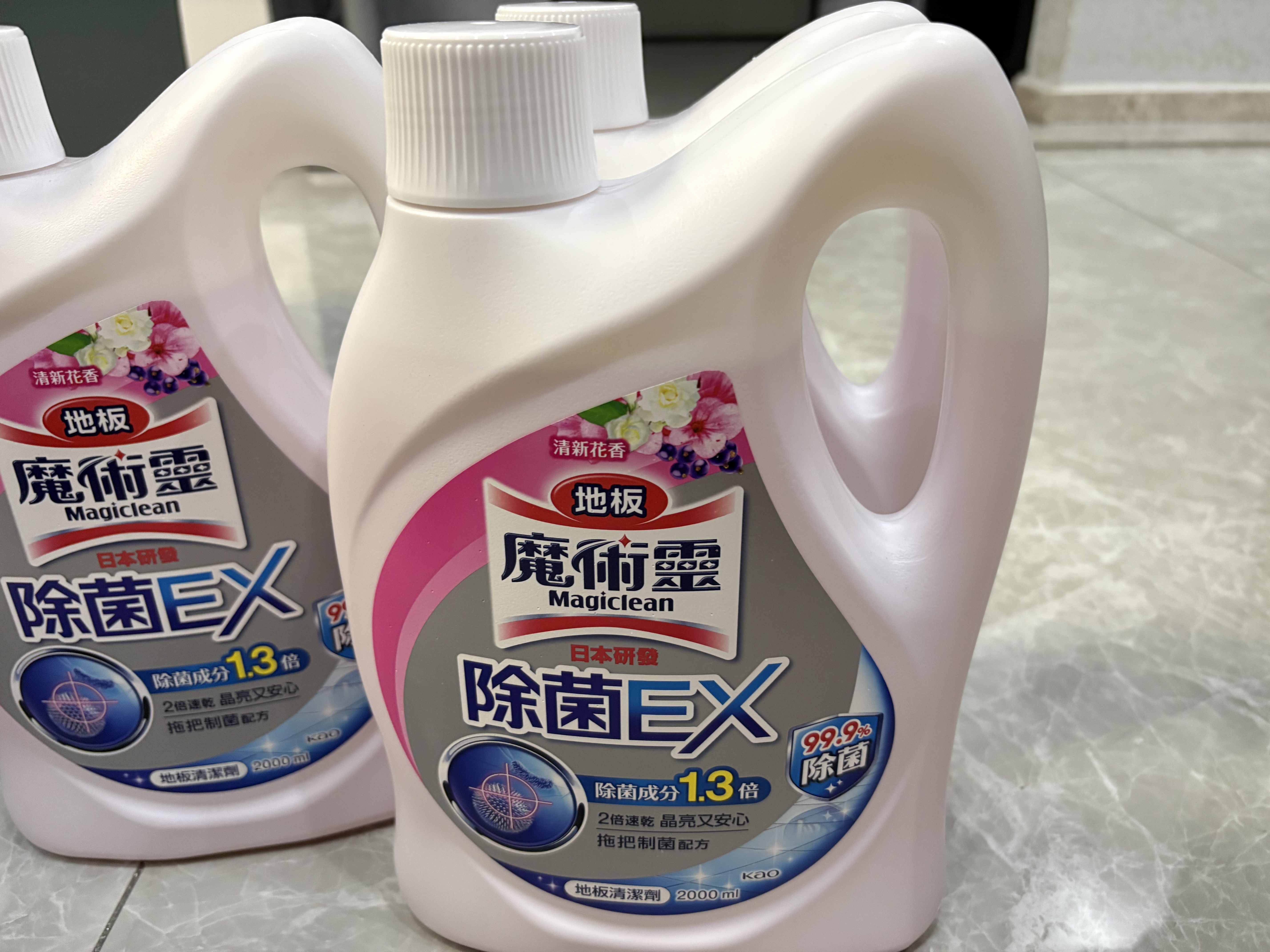 花王（KAO）进口魔术灵地板清洁 2L 瓷砖大理石木地砖清洁剂地板净 清新花香 实拍图