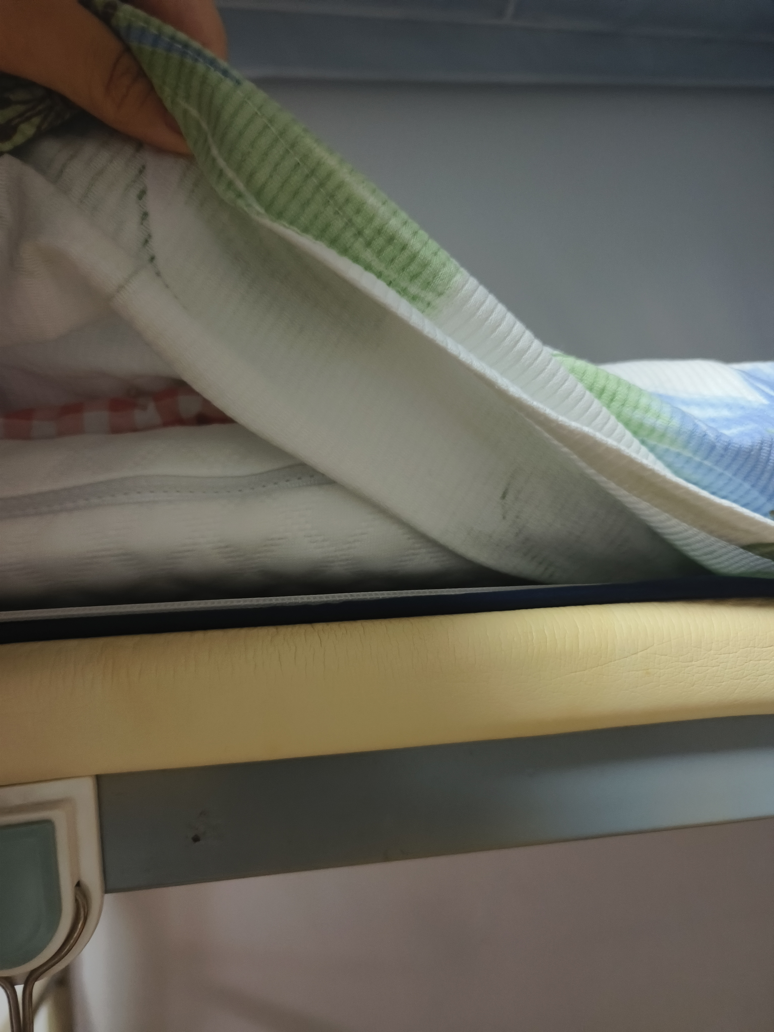 英凯孚（NEDENKEV ）泰国天然乳胶床垫85D学生宿舍单人床垫5cm厚 1.2x1.9米 软硬适中 实拍图