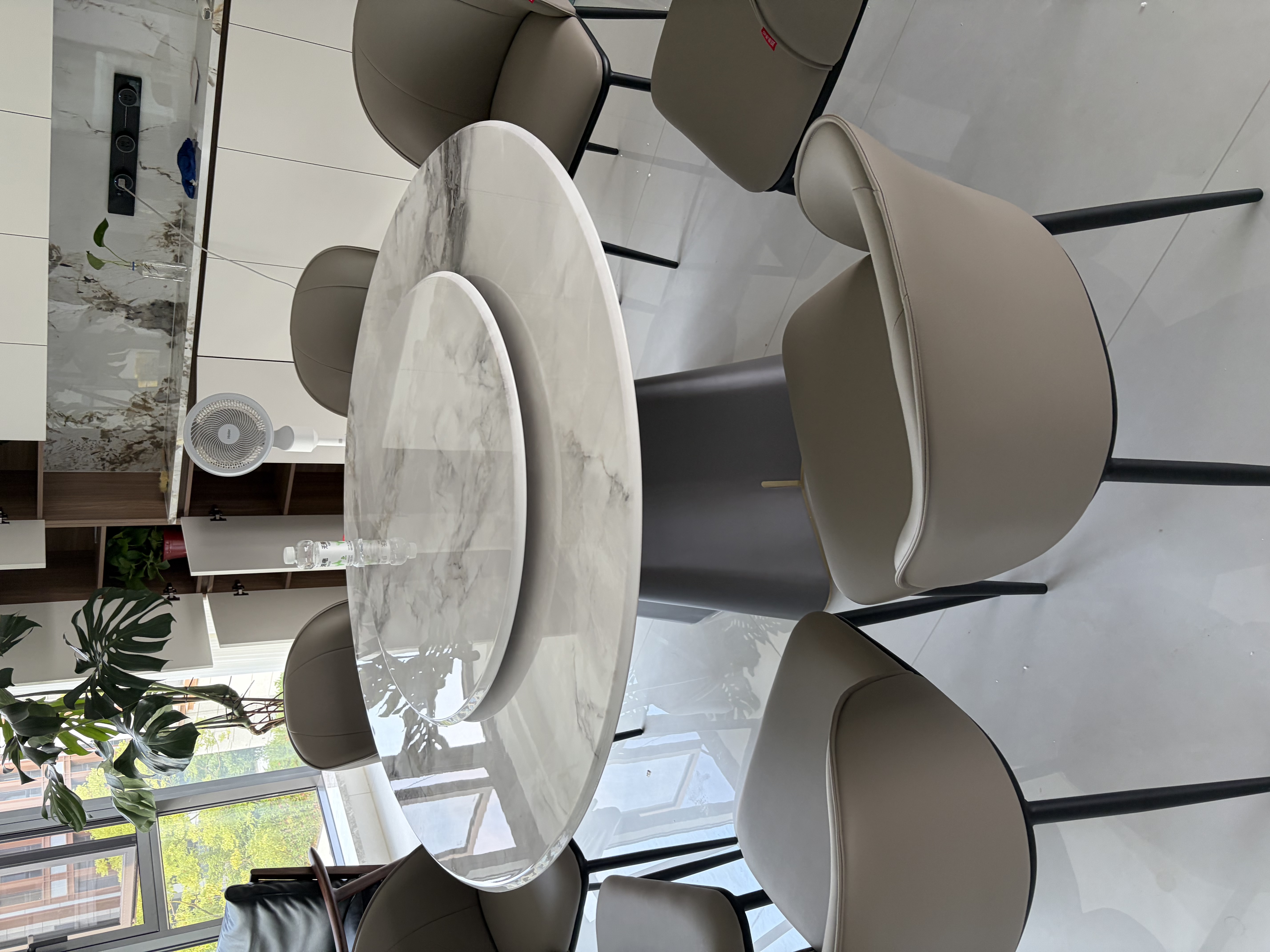 顾家家居（KUKA）意式轻奢大理石餐桌椅组合高档大圆桌PT7119T 1.5M桌+松鼠椅*8 实拍图