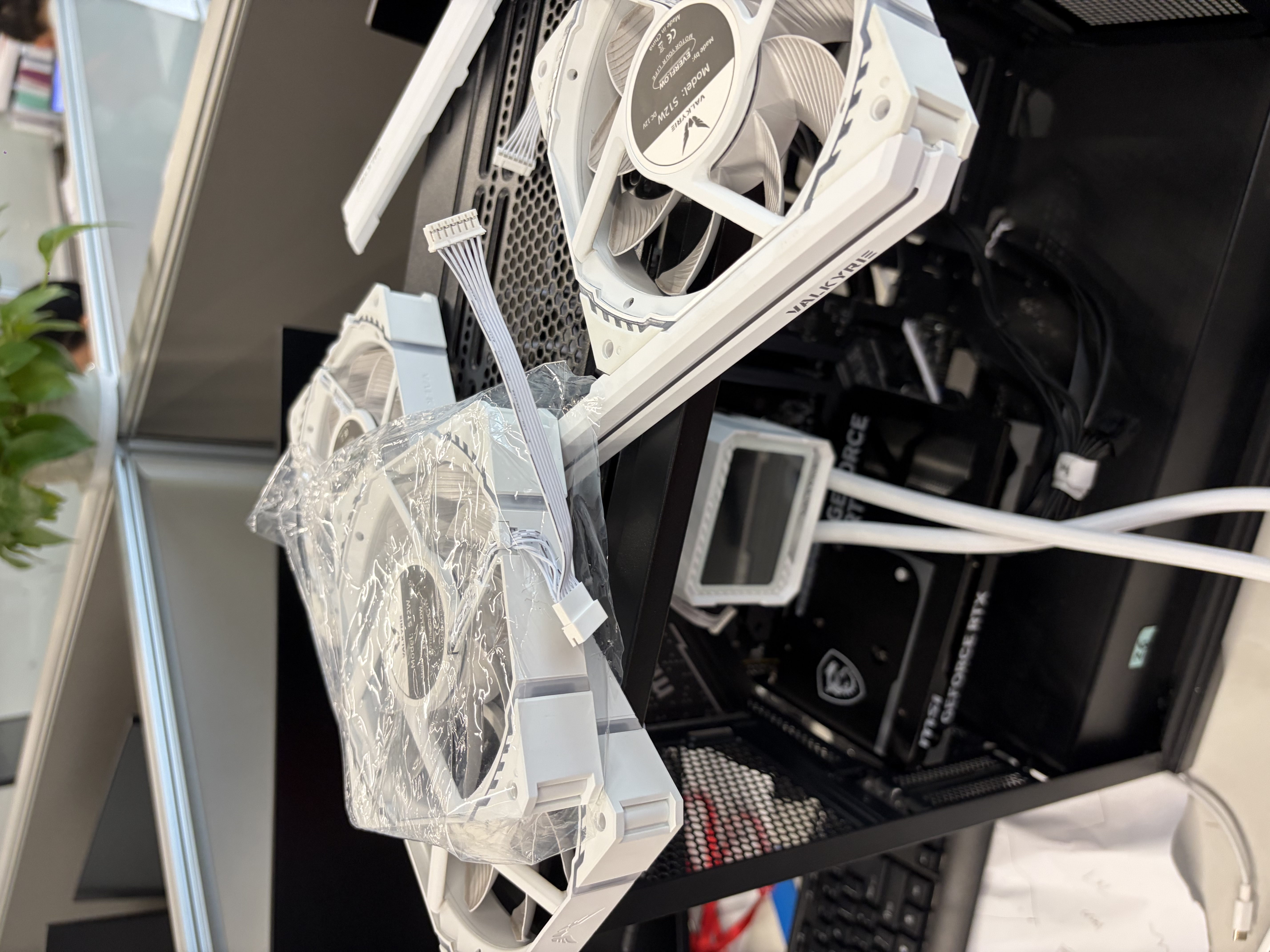 万竞 GTX1060/RTX2060S/RTX3060Ti高端独立显卡全新盒装电脑显卡三角洲打瓦游戏设计渲染学习台式显卡 【全新盒装】GTX1060 3G 百战-至龙 实拍图