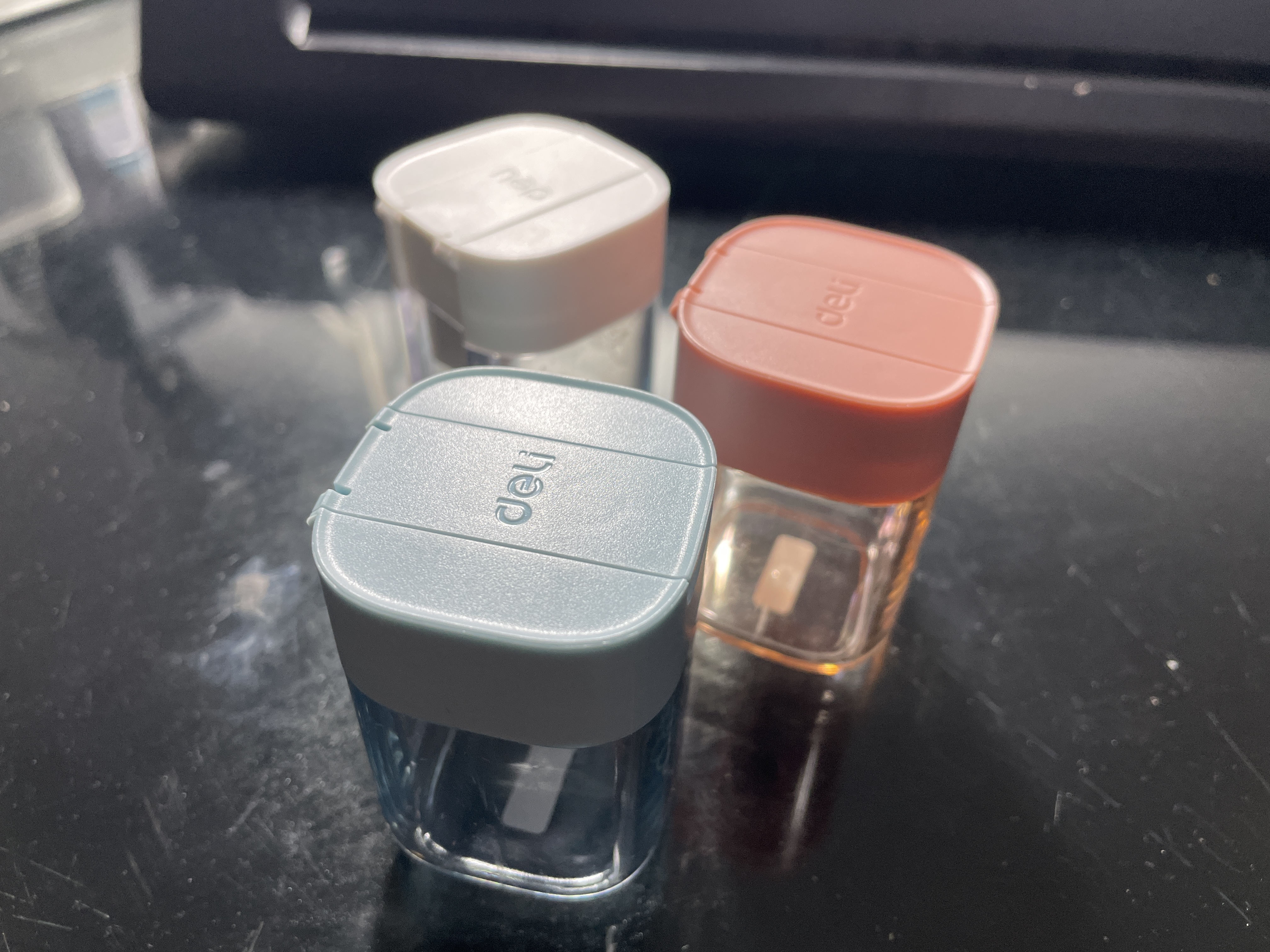 得力（deli）双孔翻盖屑盒卷笔刀转笔刀削笔刀转笔刀铅笔削笔器小巧便携省力学生开学文具儿童生日礼物男女孩混 实拍图