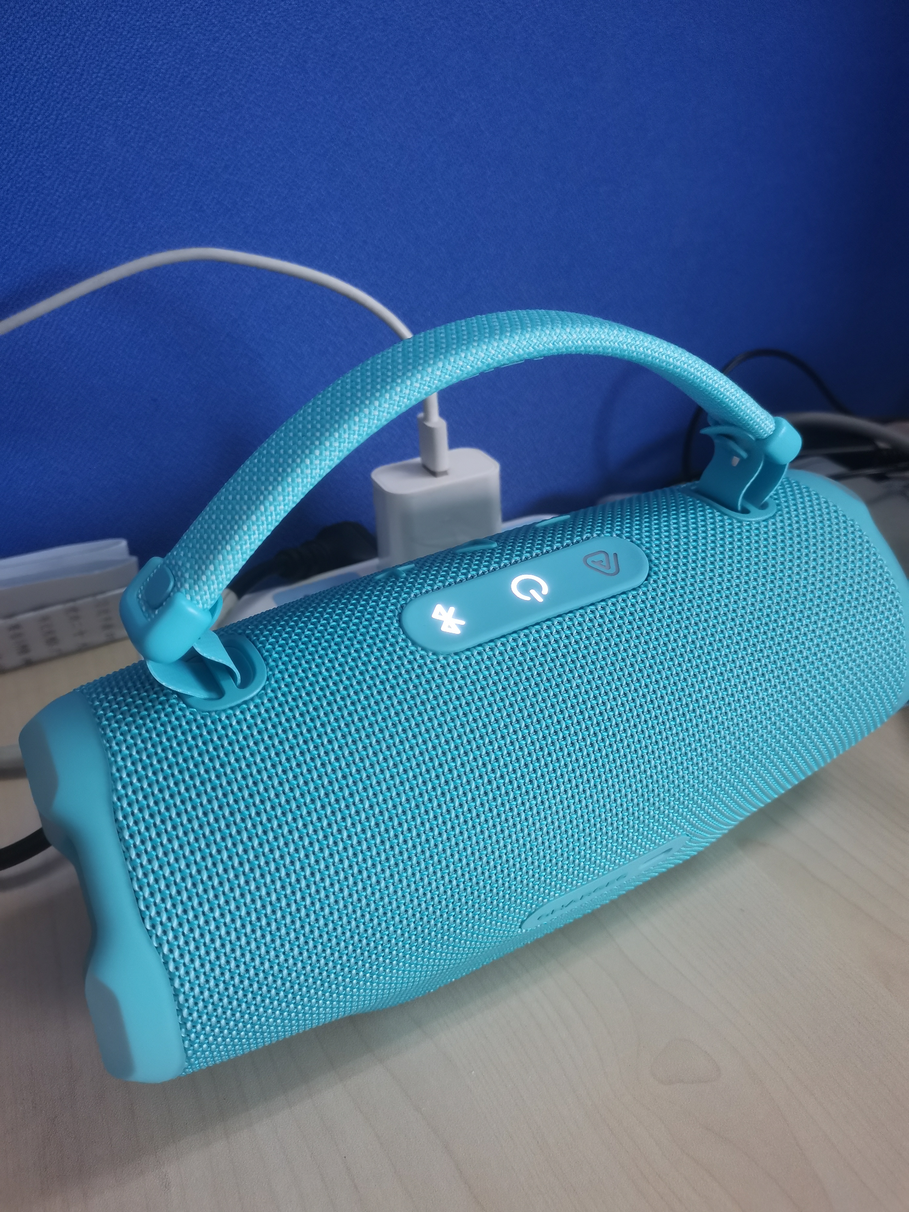 JBL CHARGE6 音乐冲击波六代 便携蓝牙音箱 户外防尘防水音响 AI音效增强 生日礼物 晴空蓝 实拍图