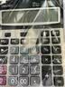 得力（deli）双电源宽屏大号金属面板办公桌面计算器 金融财务计算机 办公文具用品 银灰色1654 实拍图