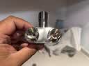 潜水艇（Submarine）F403一进二出三通角阀黄铜镀铬双把双控单独出水自带止水装置银色 实拍图