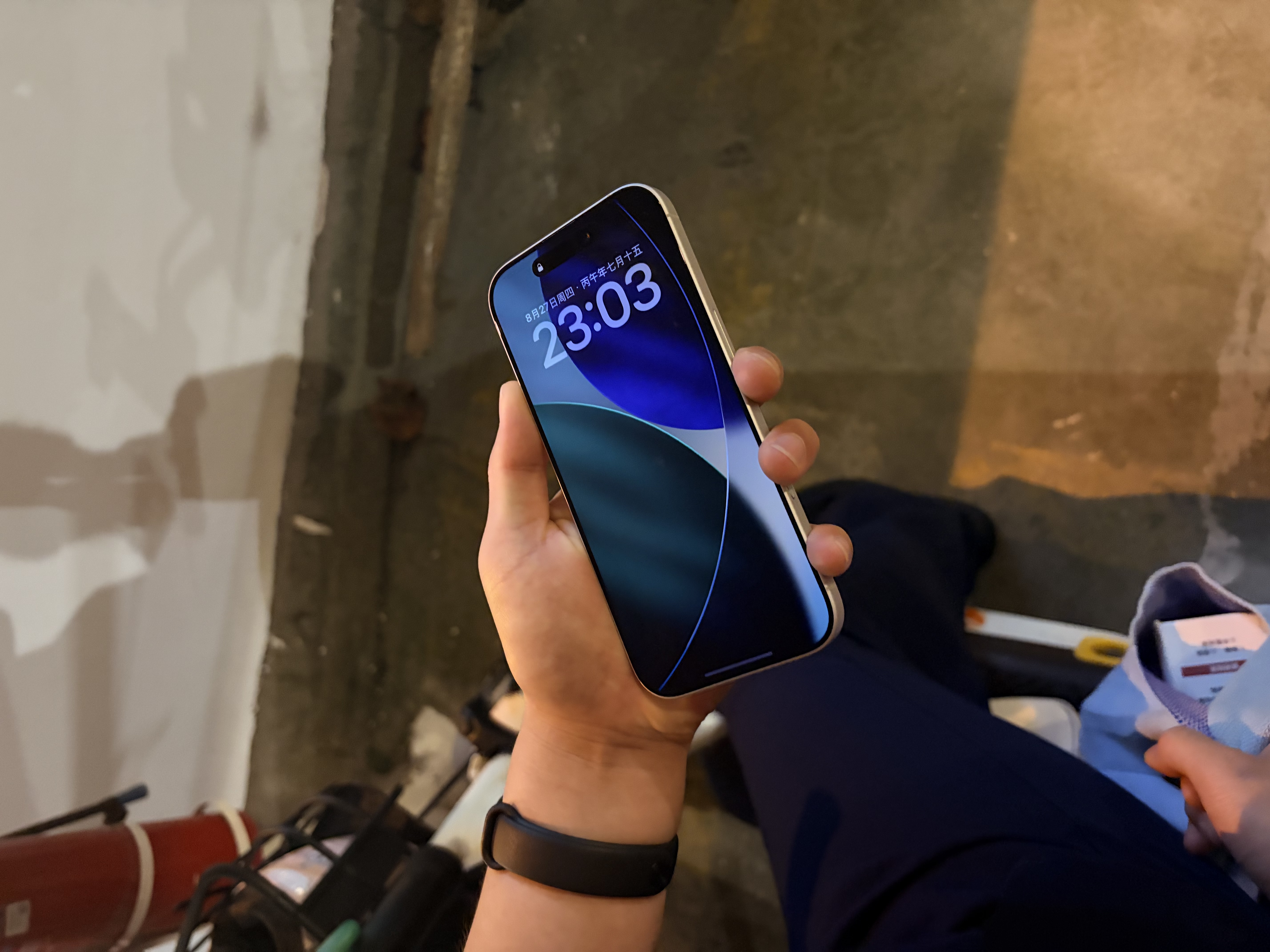 Apple/苹果 iPhone 17 256GB 白色 支持移动联通电信5G 双卡双待手机 实拍图