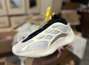 阿迪达斯YEEZY 700异形夜光椰子男女休闲老爹鞋FW4980UK9.0码43码 实拍图