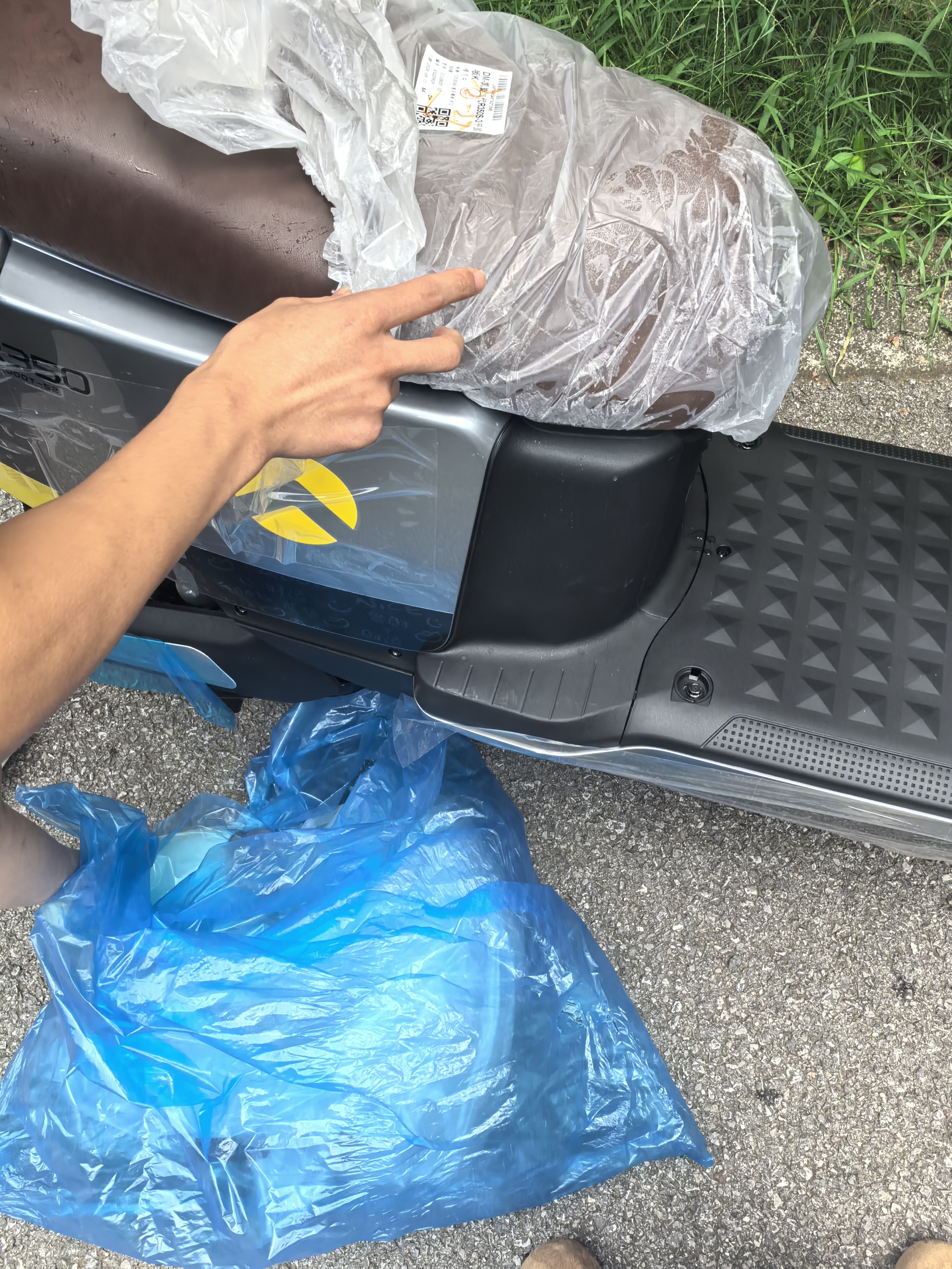 金箭官方正品72V凯旋二代R350长续航成人代步电动车电动摩托车大功率电动车 穆尼灰 72V25ah丨超威石墨烯电池 实拍图