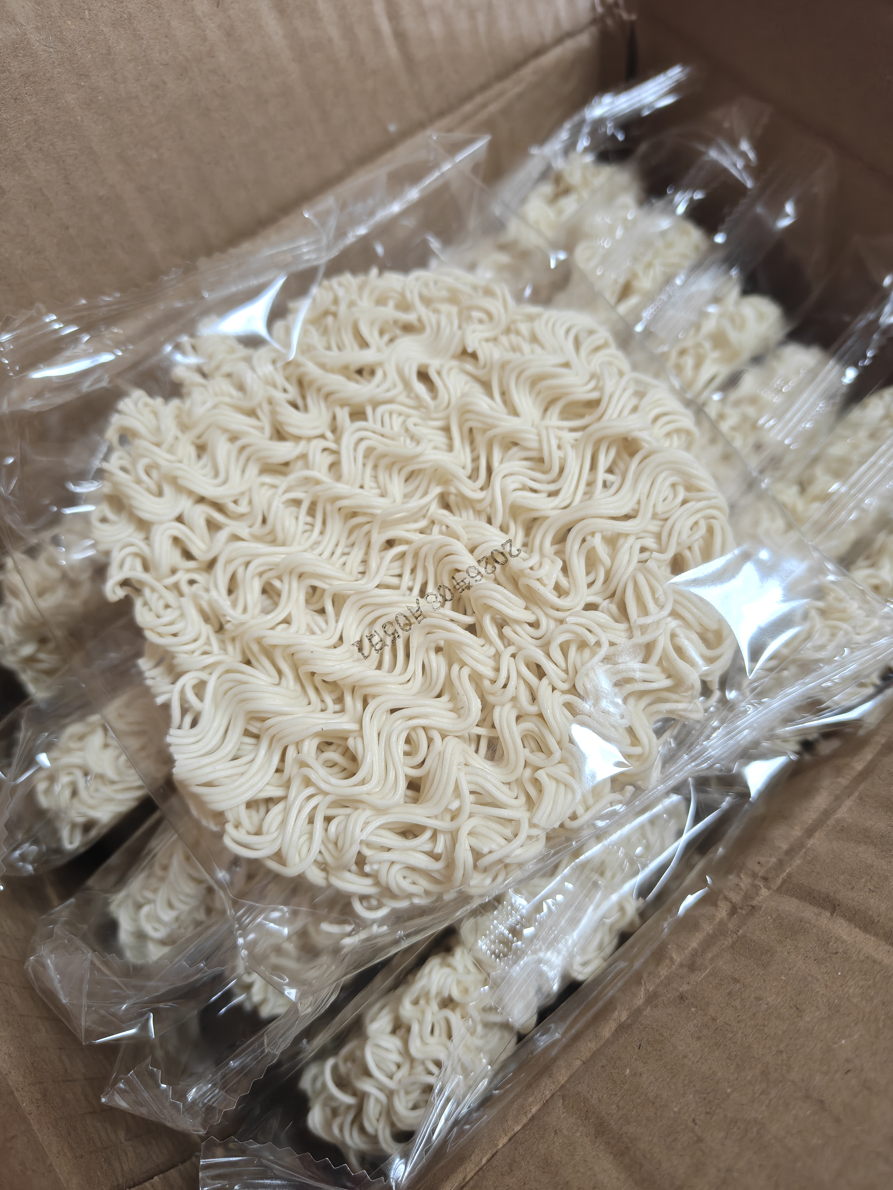 白象独立装方便面整箱非油炸泡面速食面早餐夜宵鸡蛋面麻辣烫火锅面 鸡蛋风味900g*1箱 实拍图