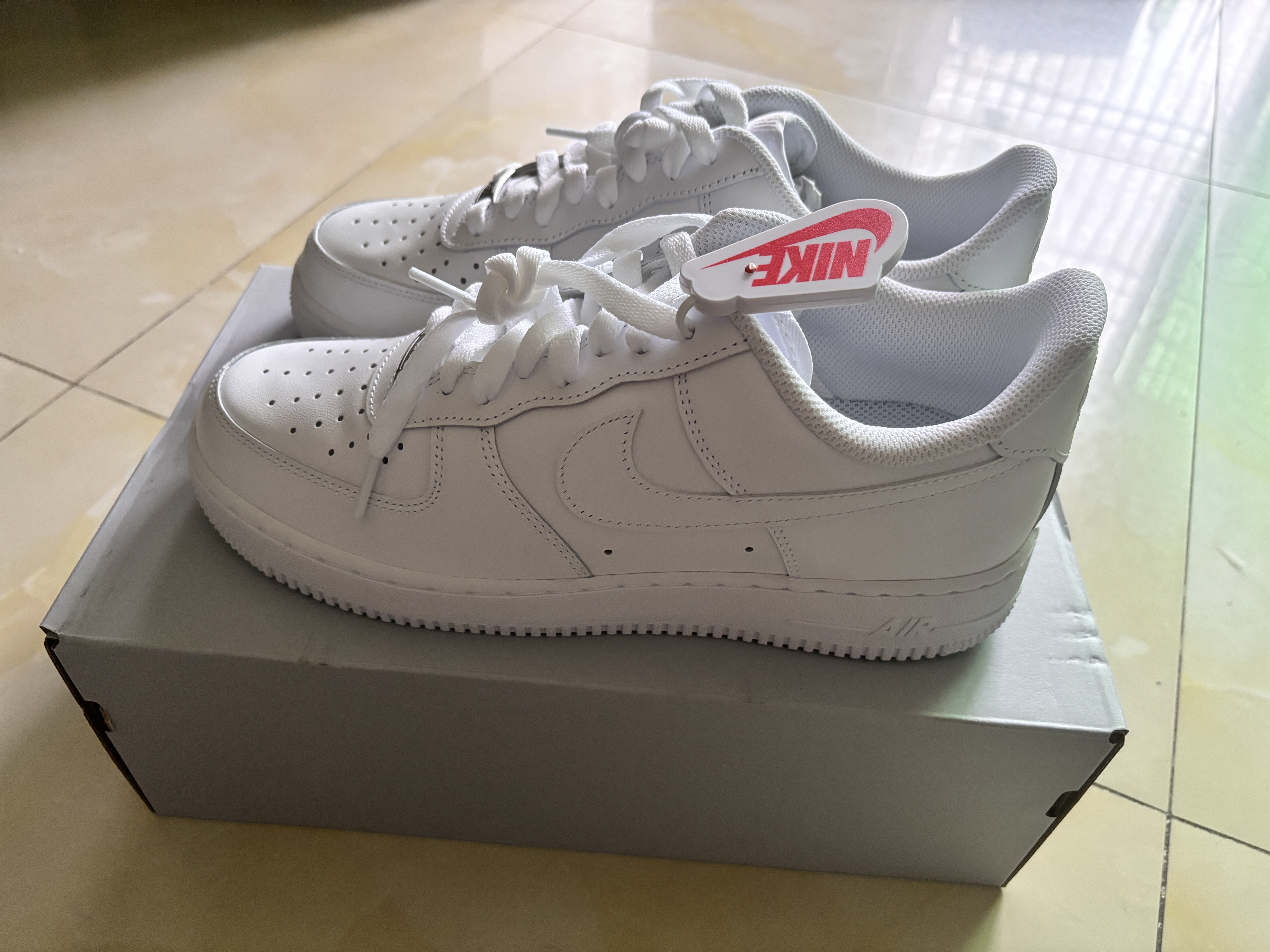 耐克空军一号男子运动鞋秋季缓震舒适耐穿板鞋Nike Air Force 1 白/白 CW2288-111 42 实拍图