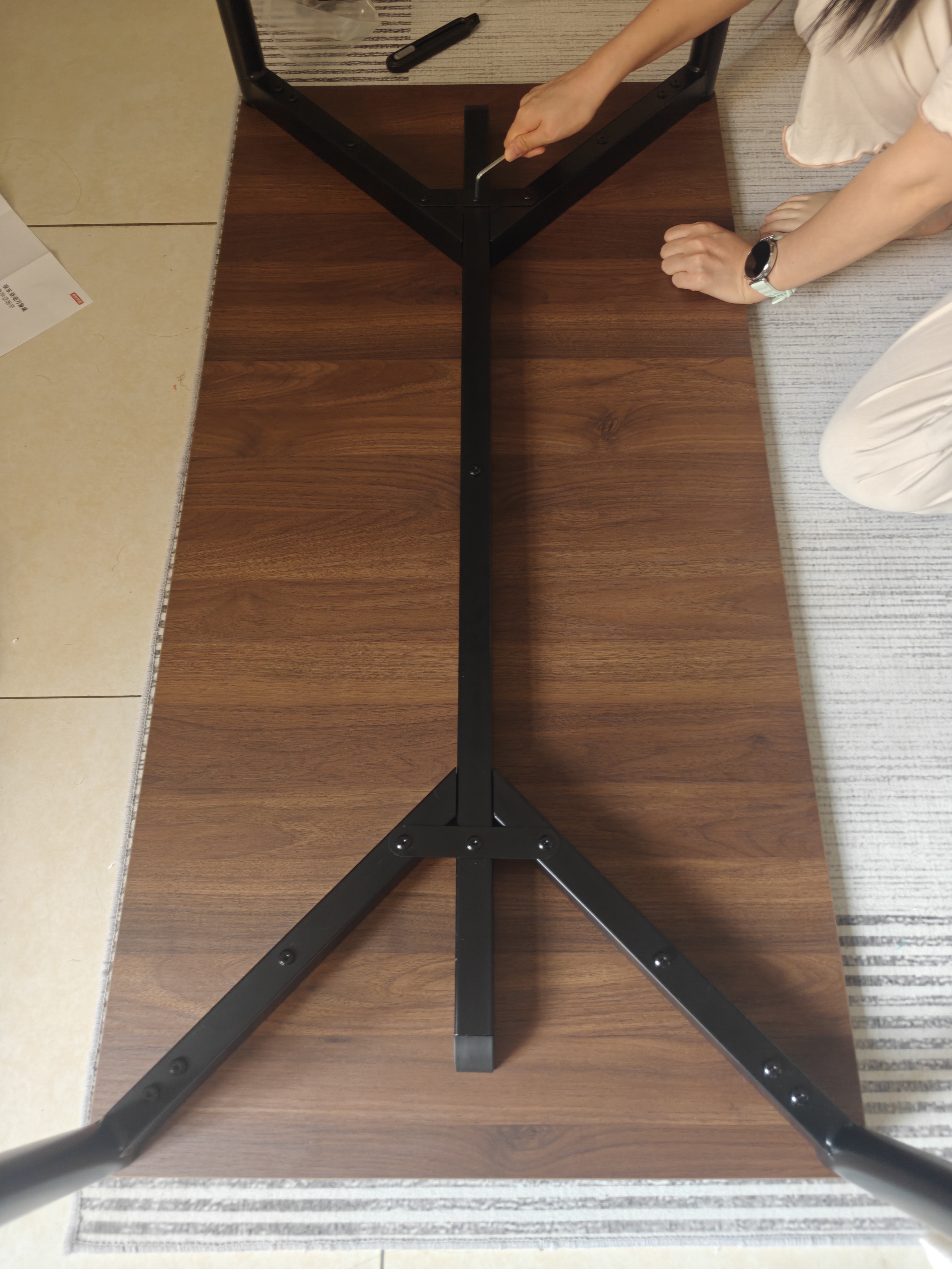 京东京造万象桌电脑桌家用桌书桌学习桌办公桌实木胡桃木色120*60cm 实拍图