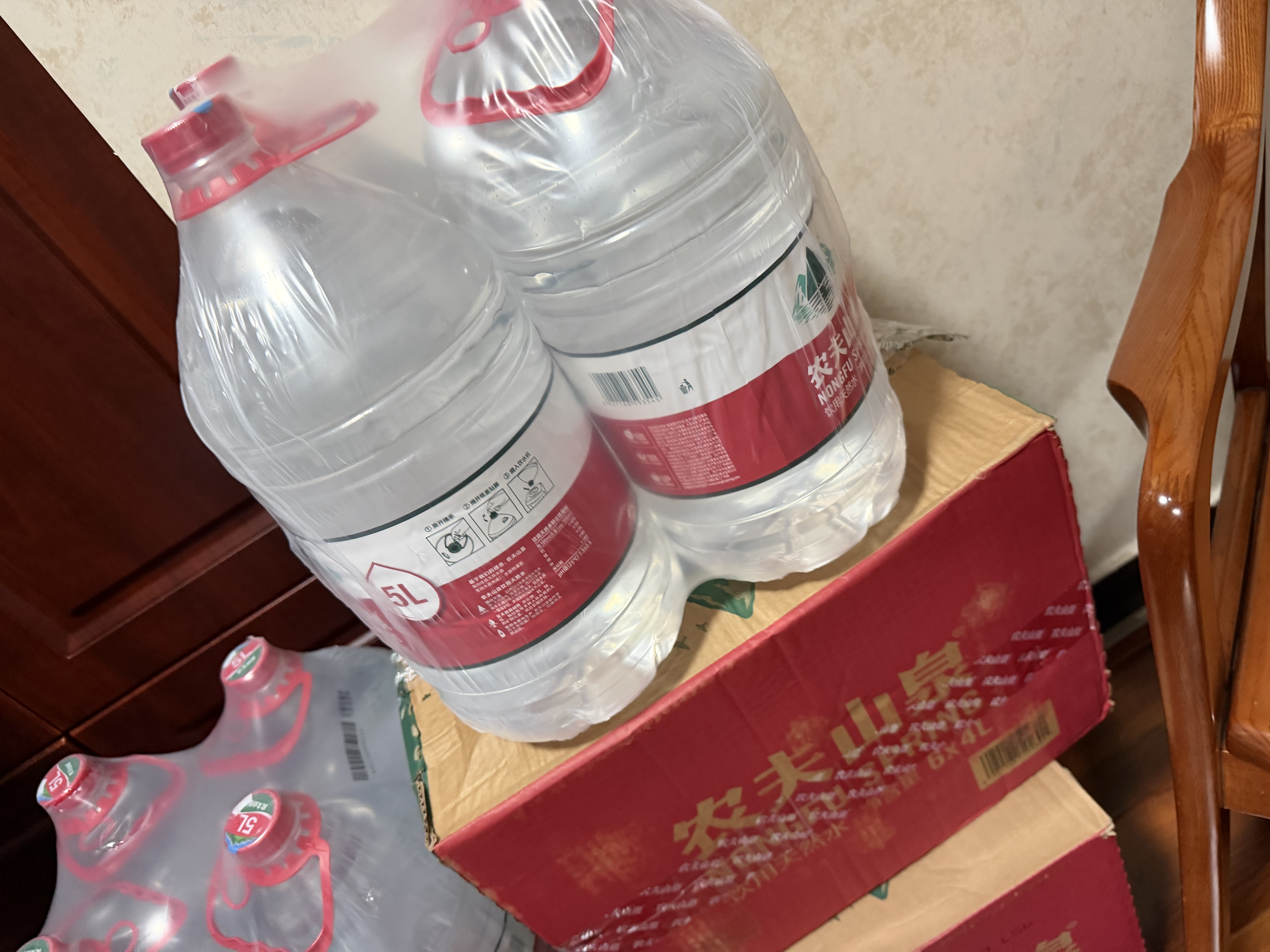 农夫山泉 饮用水 饮用天然水5L*4桶 家庭饮用水 桶装水 5箱装 实拍图