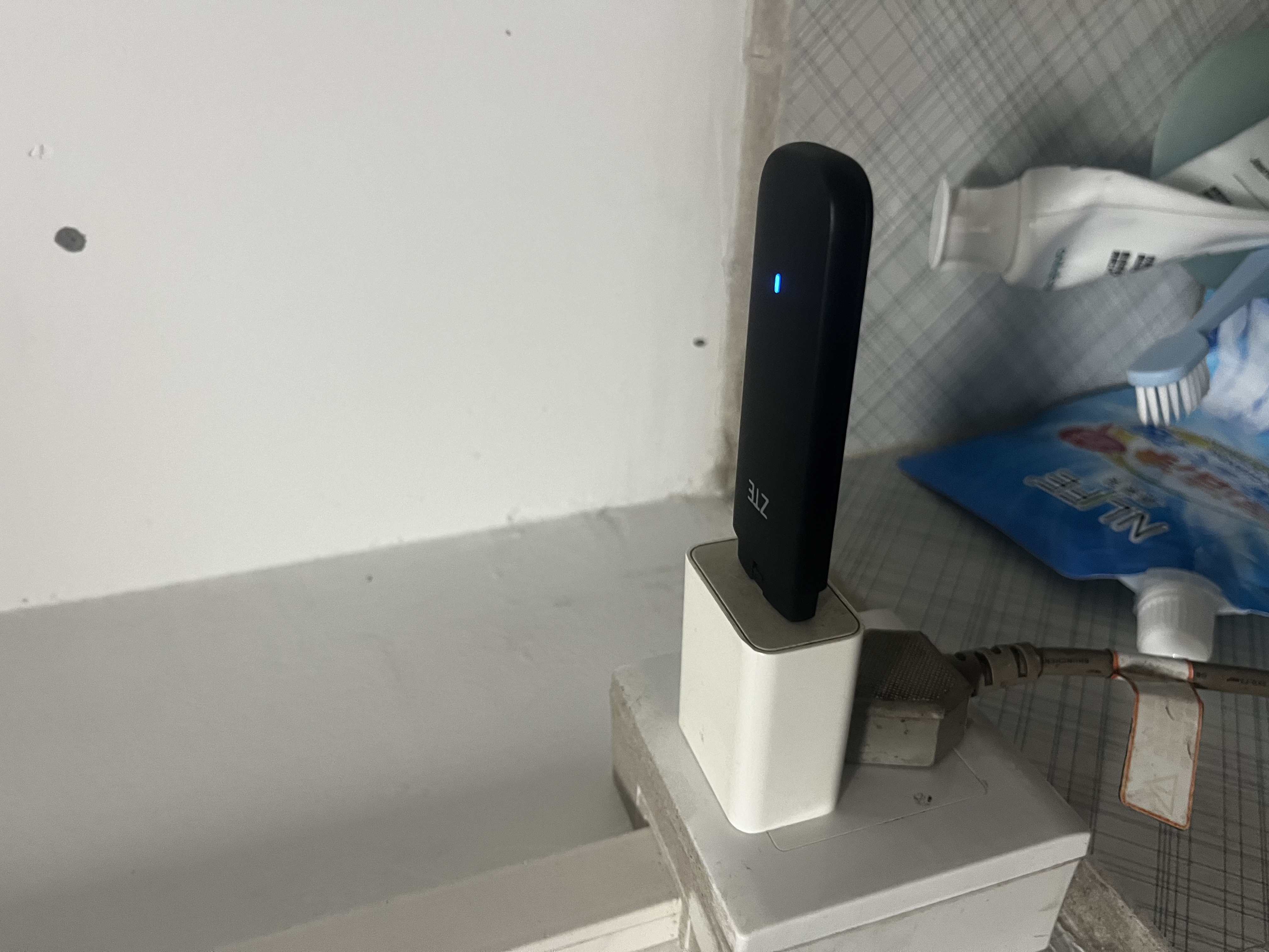 中兴（ZTE）F30 Pro 随身wifi6免插卡移动wifi无线网卡便携式热点4g路由器无限笔记本电脑通用流量2026款 实拍图