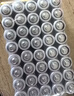 双鹿 5号碳性电池40粒盒装 适用于儿童玩具/遥控器/鼠标/话筒/闹钟/血压仪等 R6/AA电池 40粒盒装 实拍图