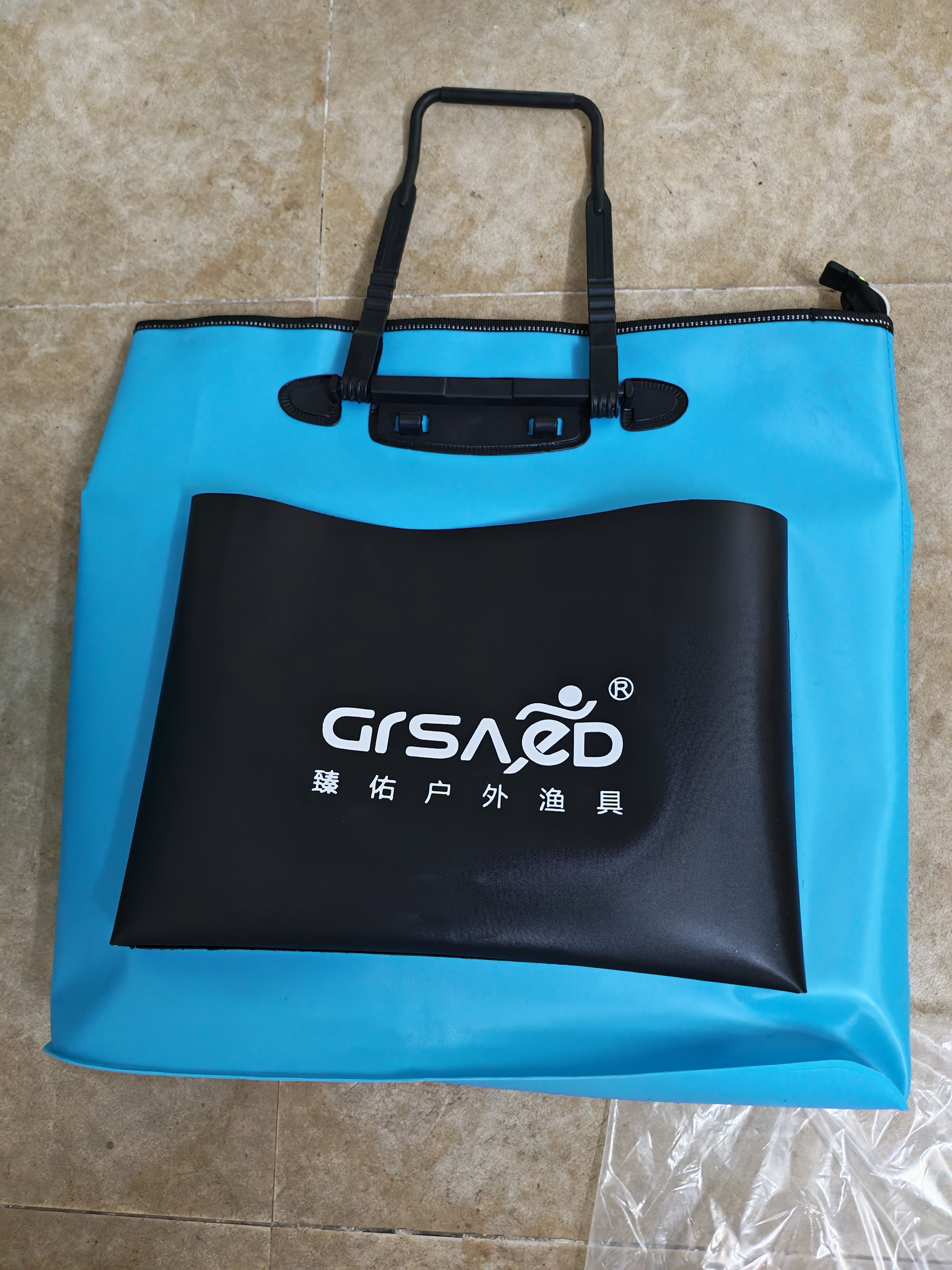 臻佑（Grsaed）鱼护包手提袋长柄48cm多功能防水轻便渔具包鱼护袋加厚耐磨收纳活鱼桶钓鱼配件有侧包 蓝色 实拍图