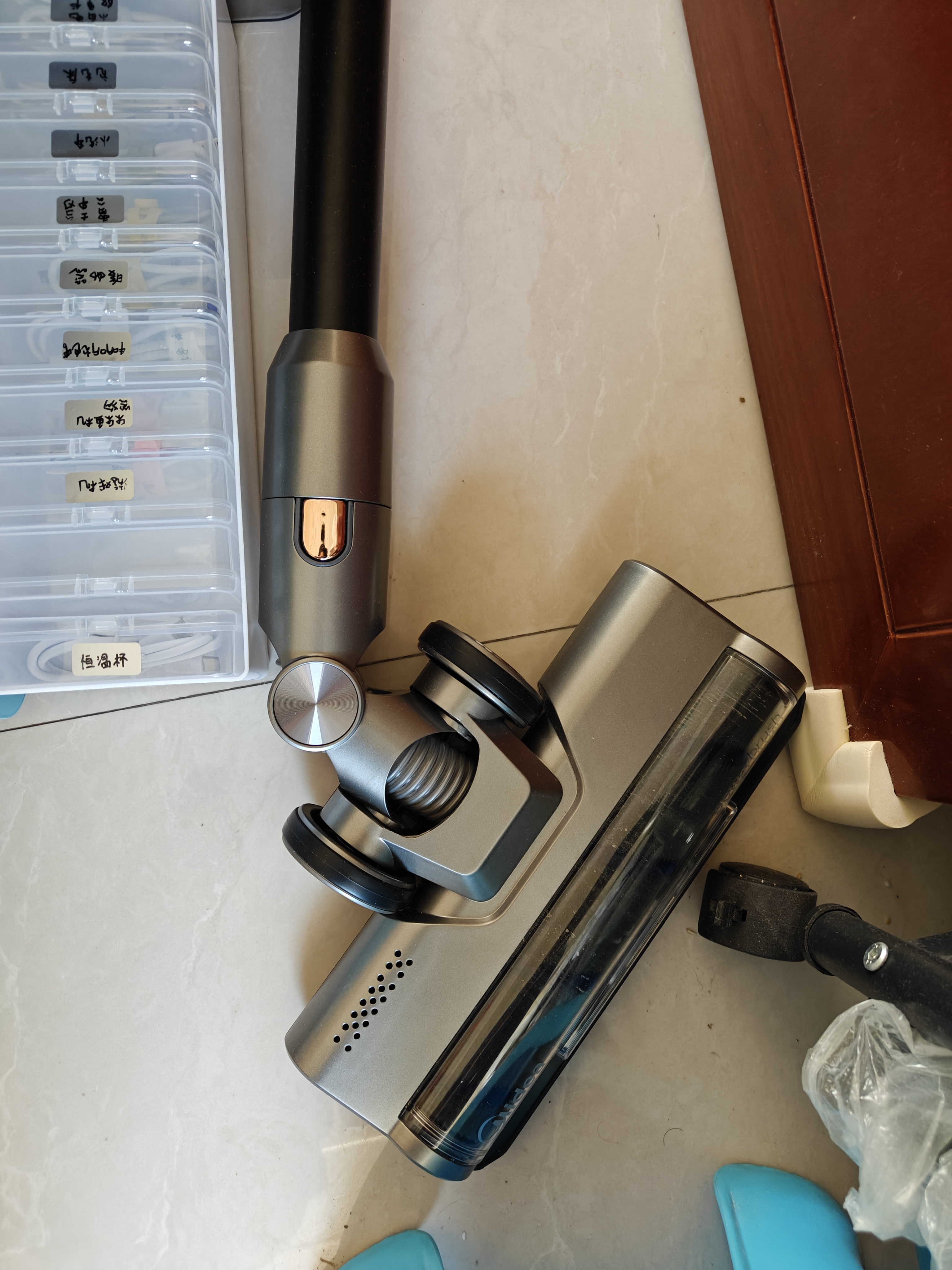 美的（Midea）吸尘器家用无线Q7 手持吸尘器   绿光显尘车载大吸力 除螨除尘猫毛狗毛宠物吸尘器【【防缠绕】 实拍图