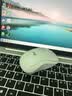 罗技（Logitech）M221 轻音鼠标 无线鼠标 办公鼠标 对称鼠标 带无线微型接收器 米白色 实拍图