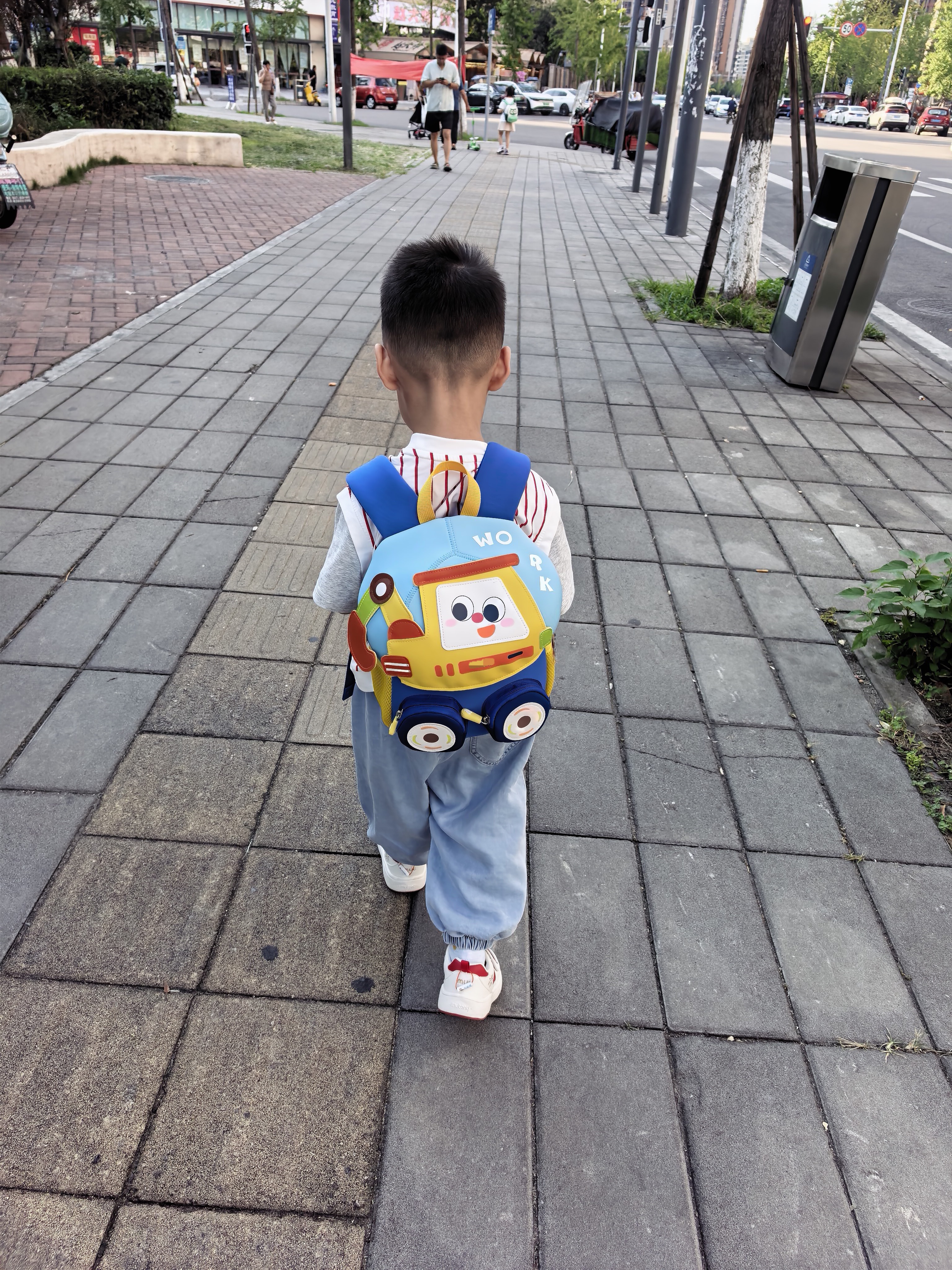 爱贝迪拉儿童书包幼儿园超轻背包防丢失小书包出游女童男孩小背包 实拍图