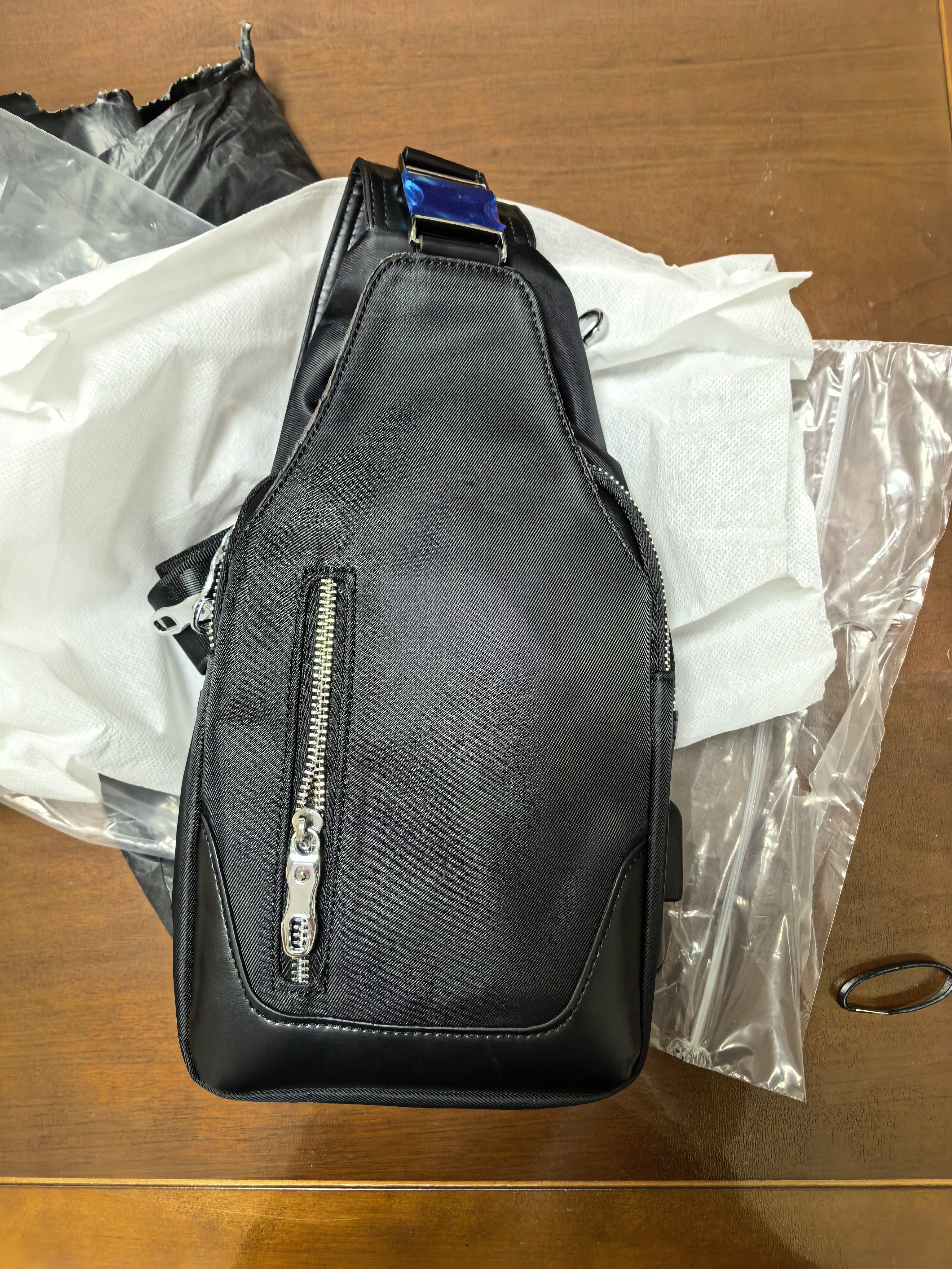 袋鼠斜挎包男士胸包单肩背包商务通勤包可放7.9吋ipad防泼水休闲包 黑色【可放7.9英寸ipad+充电口】 实拍图