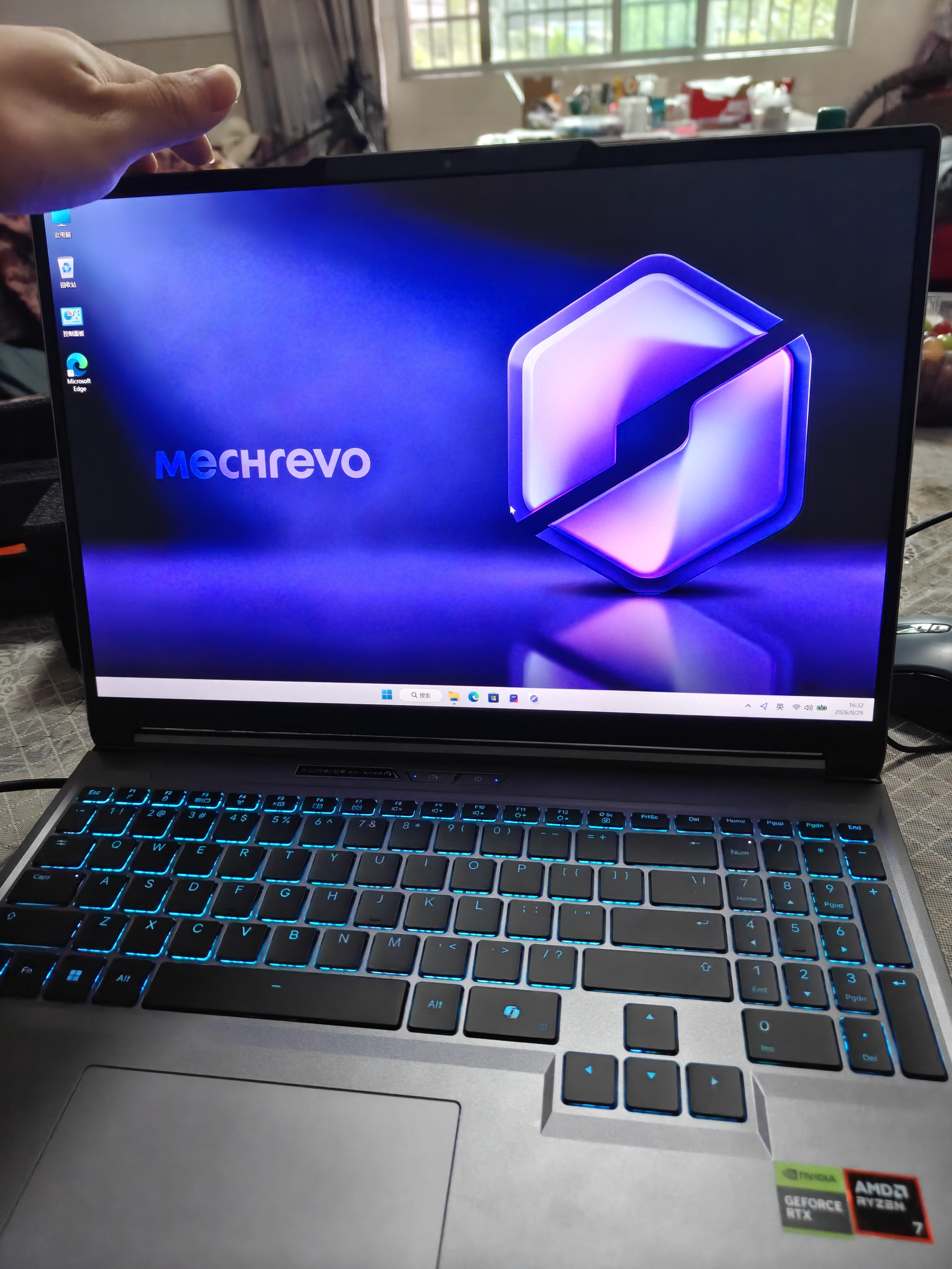 机械革命蛟龙16Pro 2026新款 旗舰满血RTX5070/5060锐龙【补贴15%】16英寸电竞设计游戏本学生笔记本电脑 【爆款热卖】R7 H 255/5050/16G+1T /180Hz/灰 实拍图