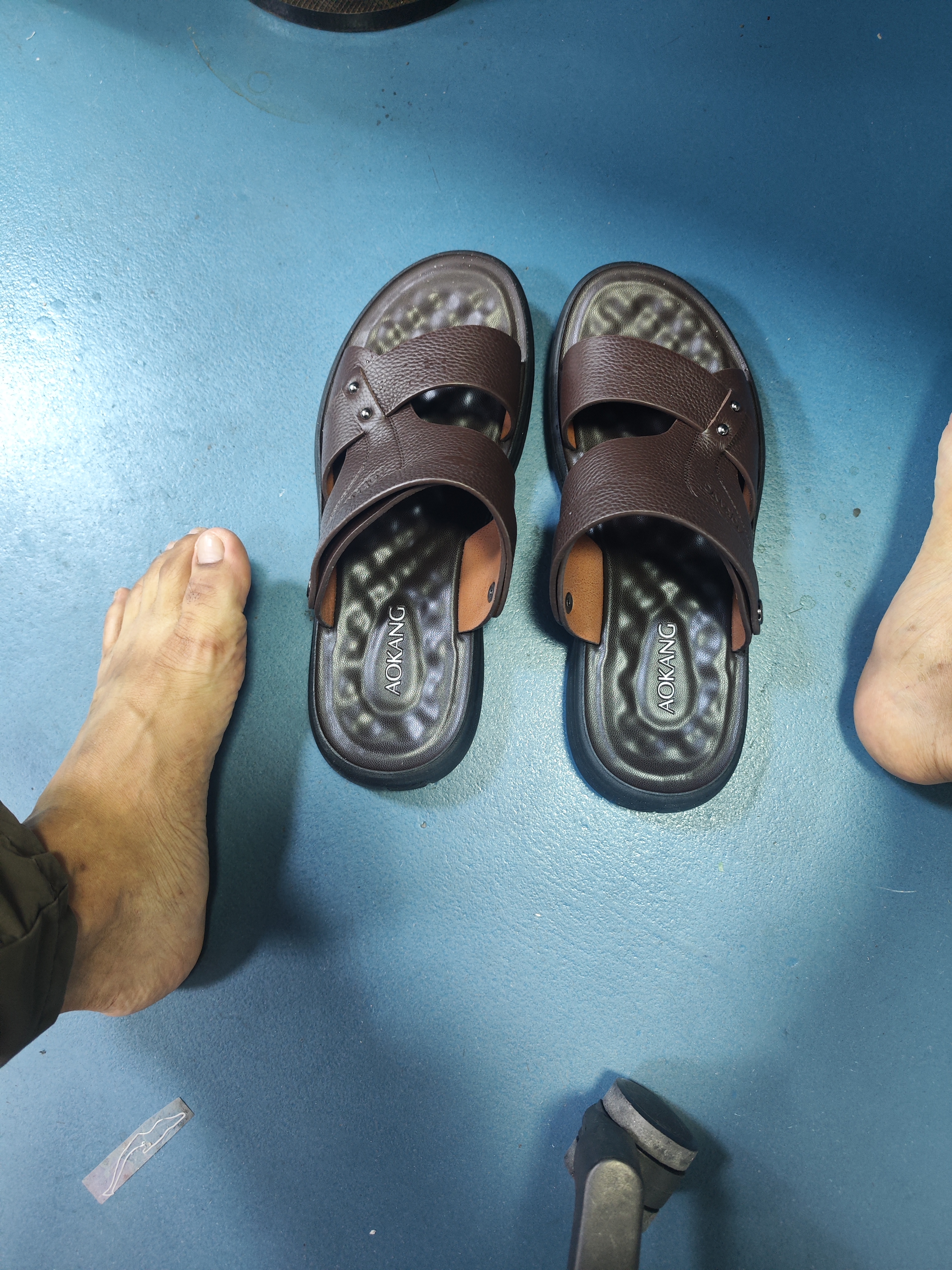 奥康官方凉鞋男真皮舒适沙滩鞋时尚潮流凉拖鞋头层牛皮休闲两用涉水鞋 棕色 1243721085 43 265mm 实拍图
