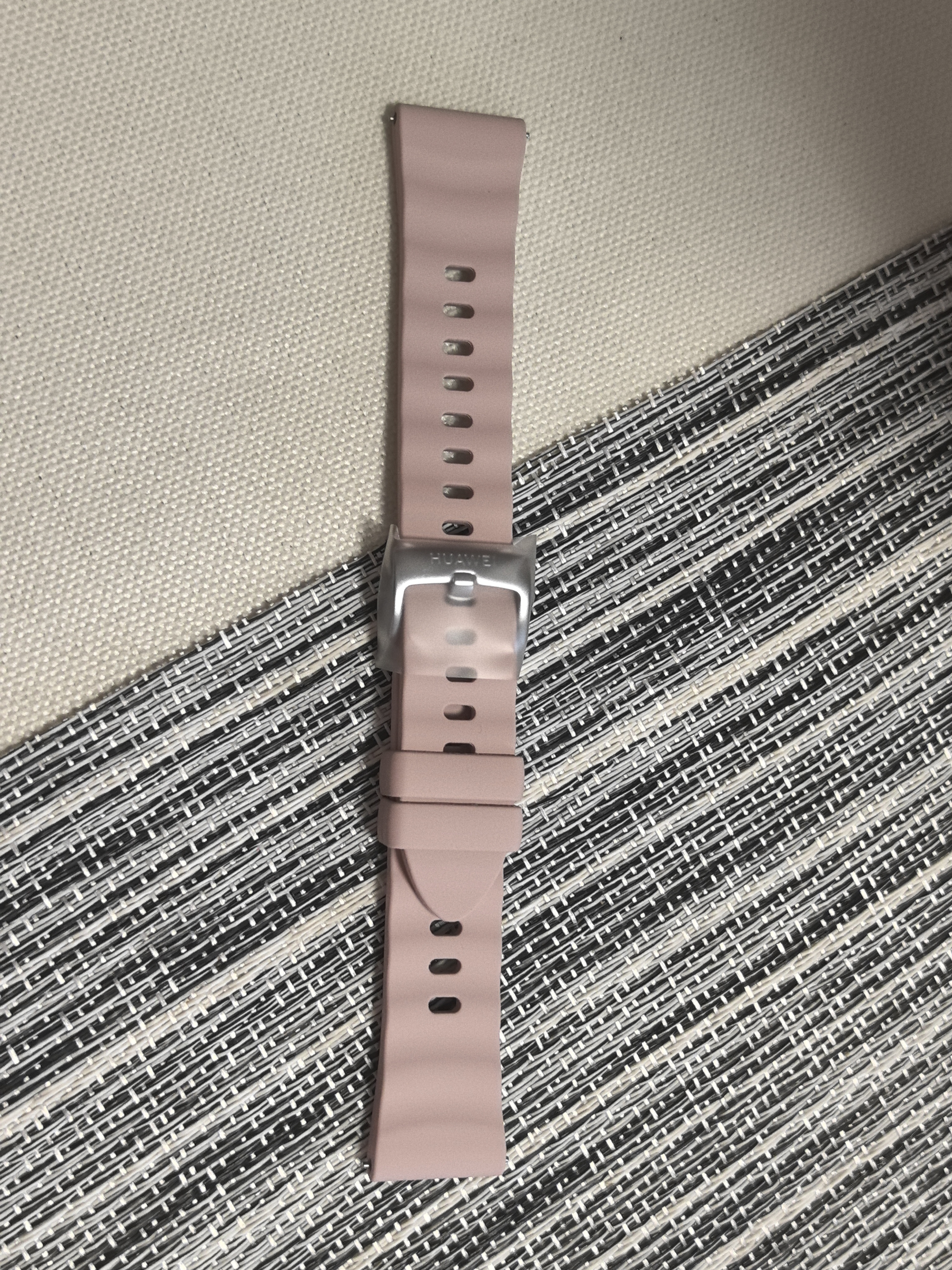 HUAWEI EasyFit 拂晓粉氟橡胶表带18mm 适配GT 6 41mm WATCH 5 42mm GT 5 Pro 42mm GT 5 41mm GT 4 41mm 实拍图