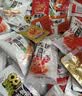 卫龙 魔芋爽 辣条 素毛肚 海带豆干2kg热辣零食礼箱 休闲大礼包 实拍图